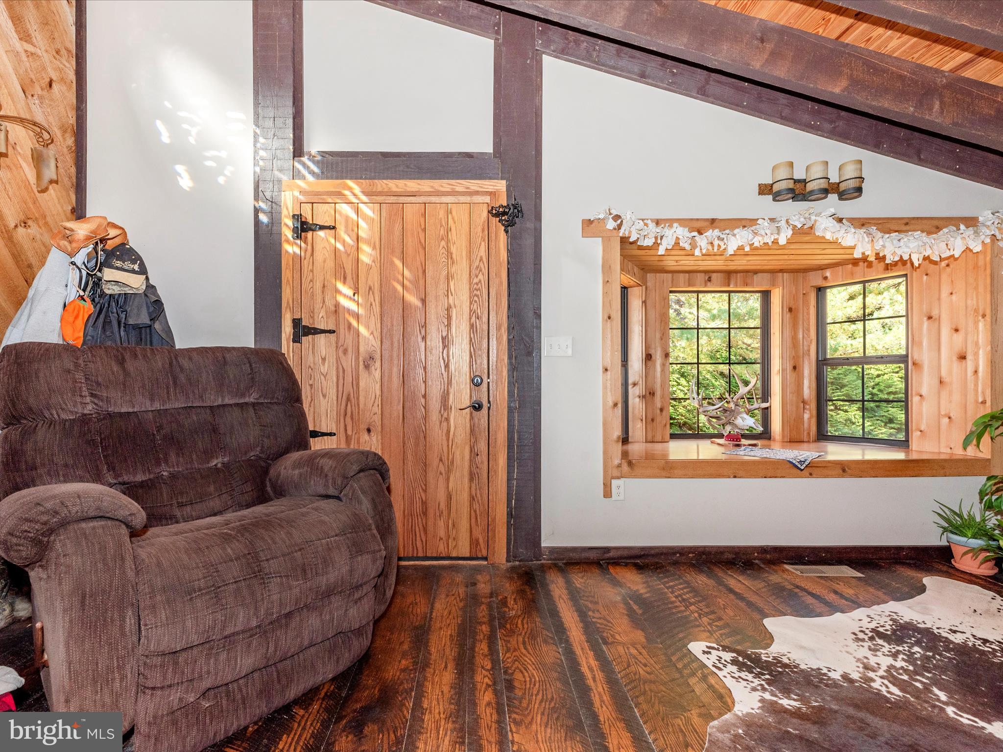 7819 FRIENDS CREEK ROAD