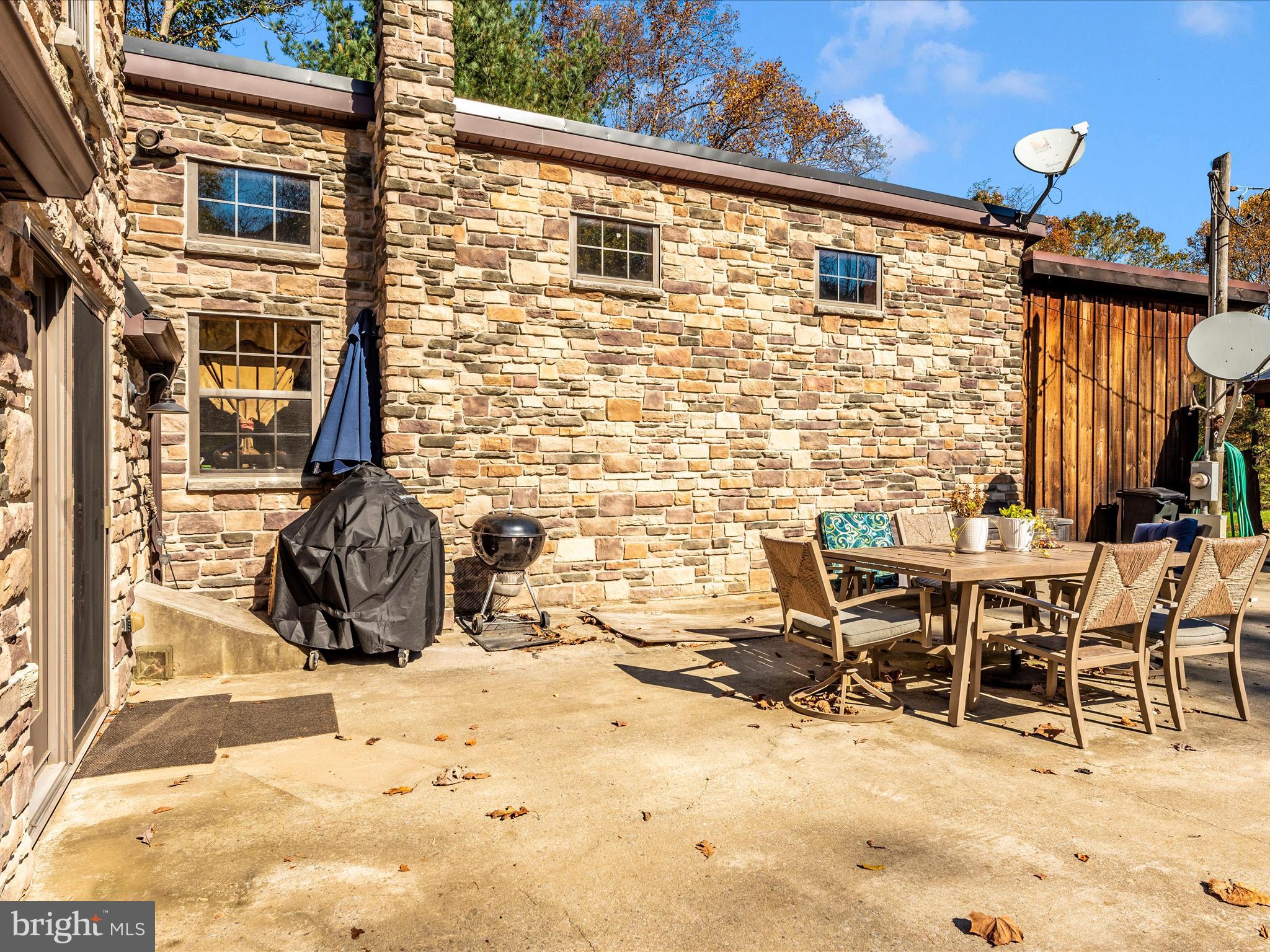 7819 FRIENDS CREEK ROAD