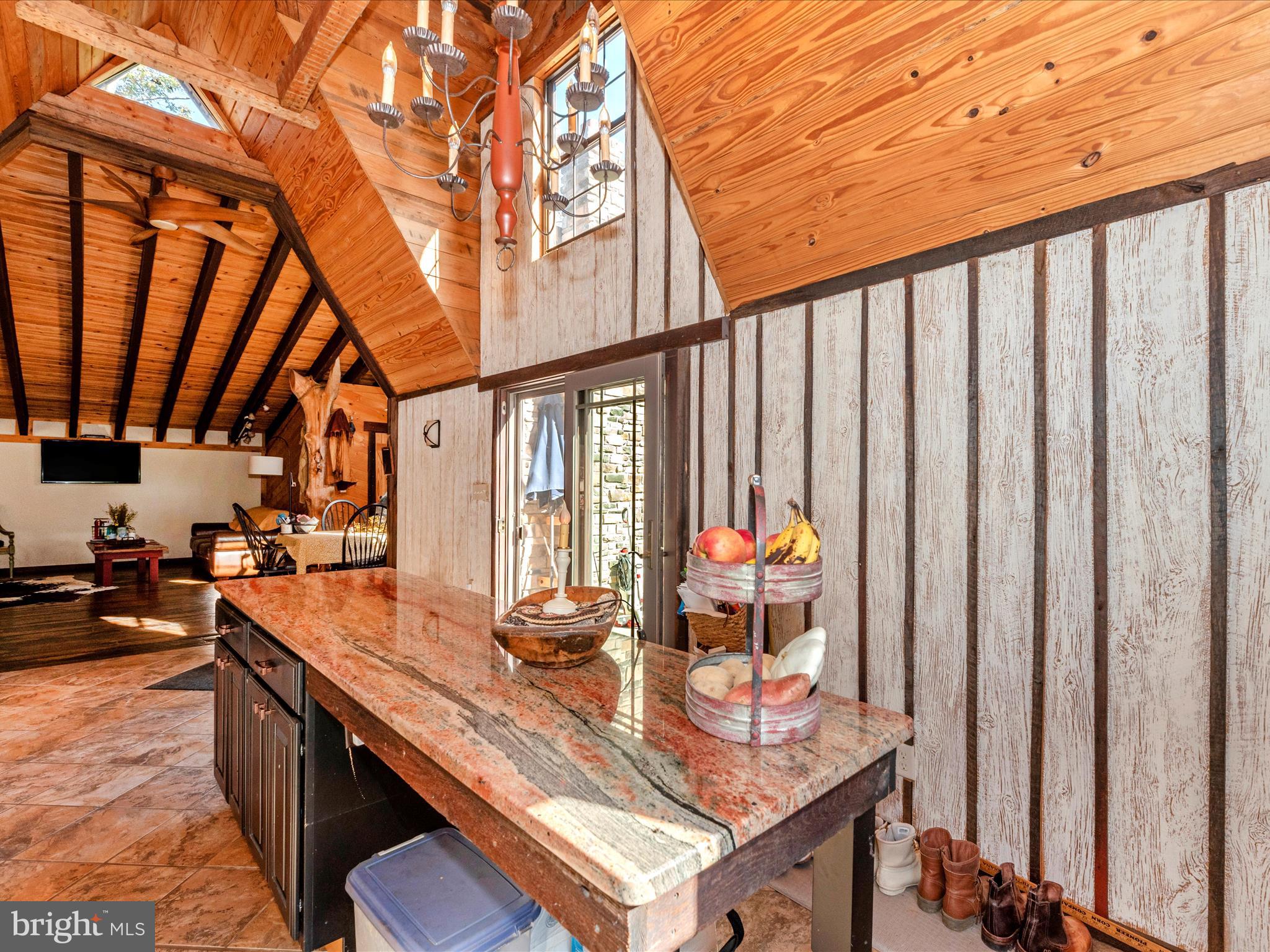 7819 FRIENDS CREEK ROAD