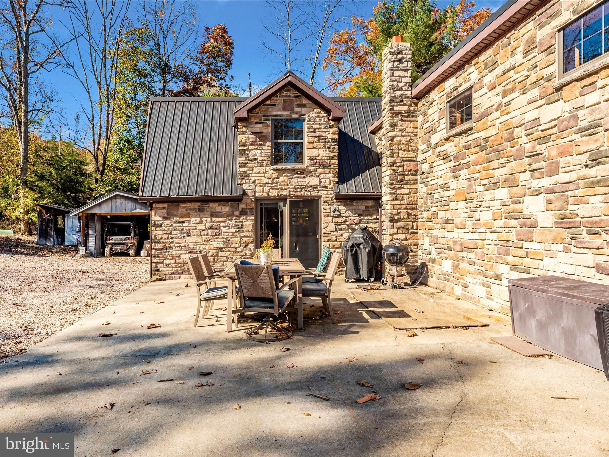 7819 FRIENDS CREEK ROAD
