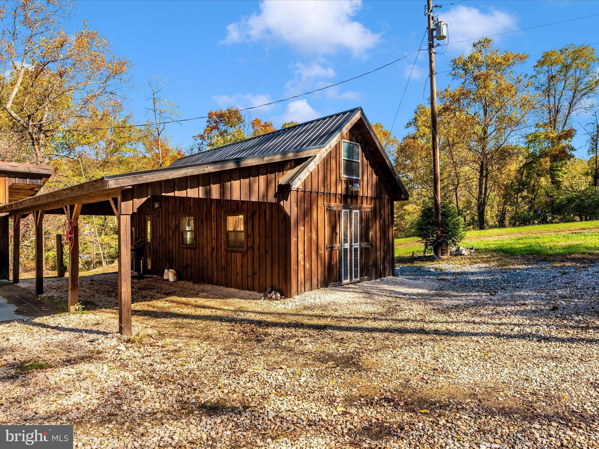 7819 FRIENDS CREEK ROAD