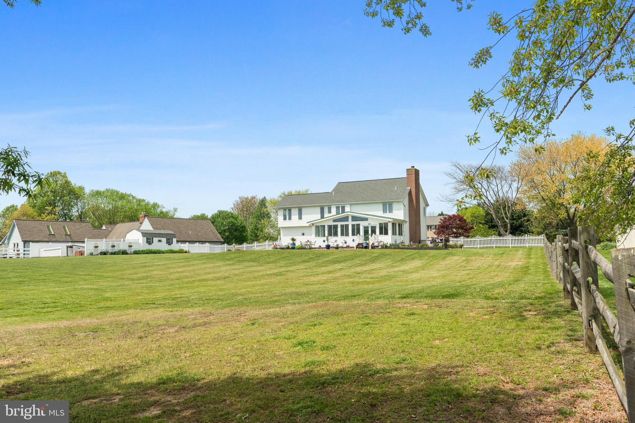 321 S LAKE DRIVE
