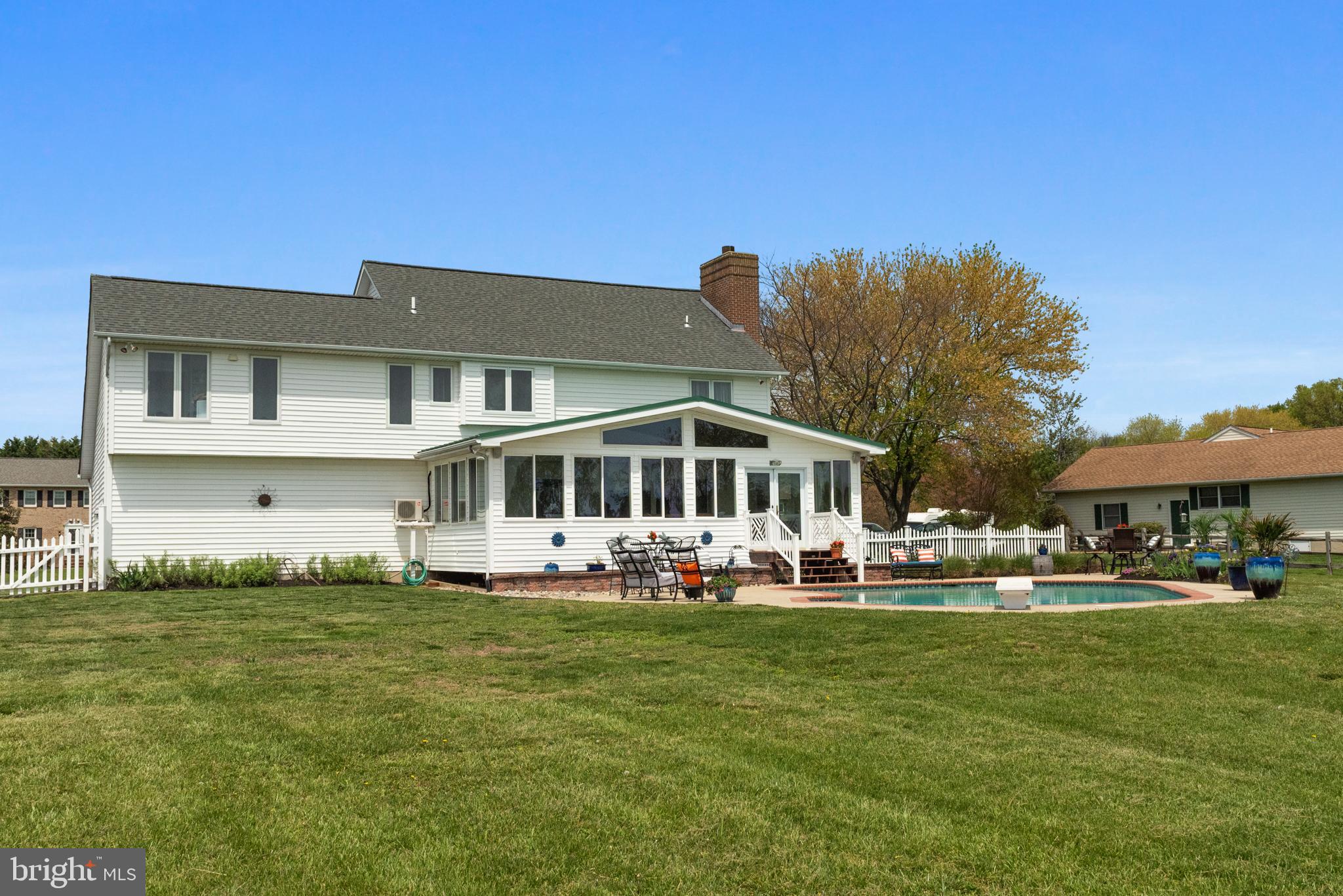 321 S LAKE DRIVE