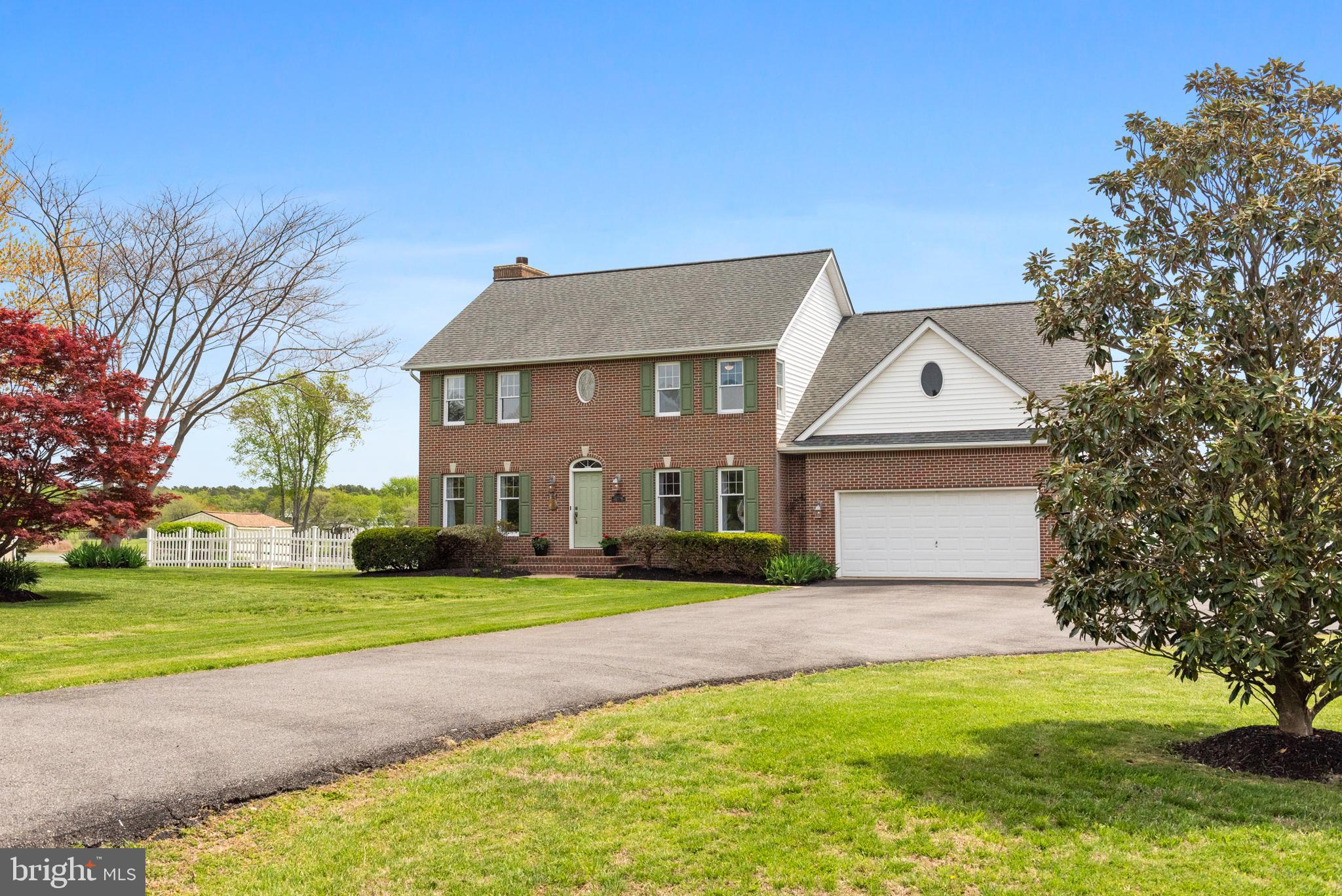 321 S LAKE DRIVE