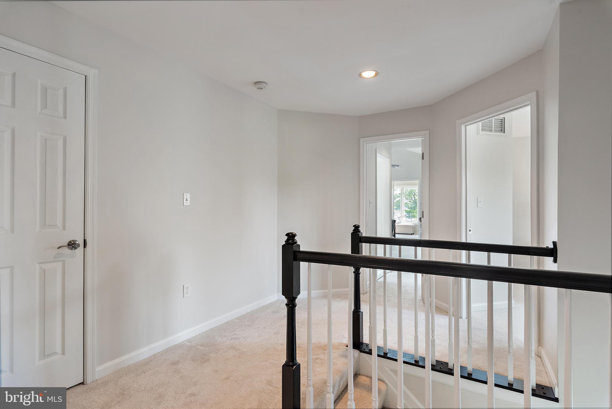 321 S LAKE DRIVE