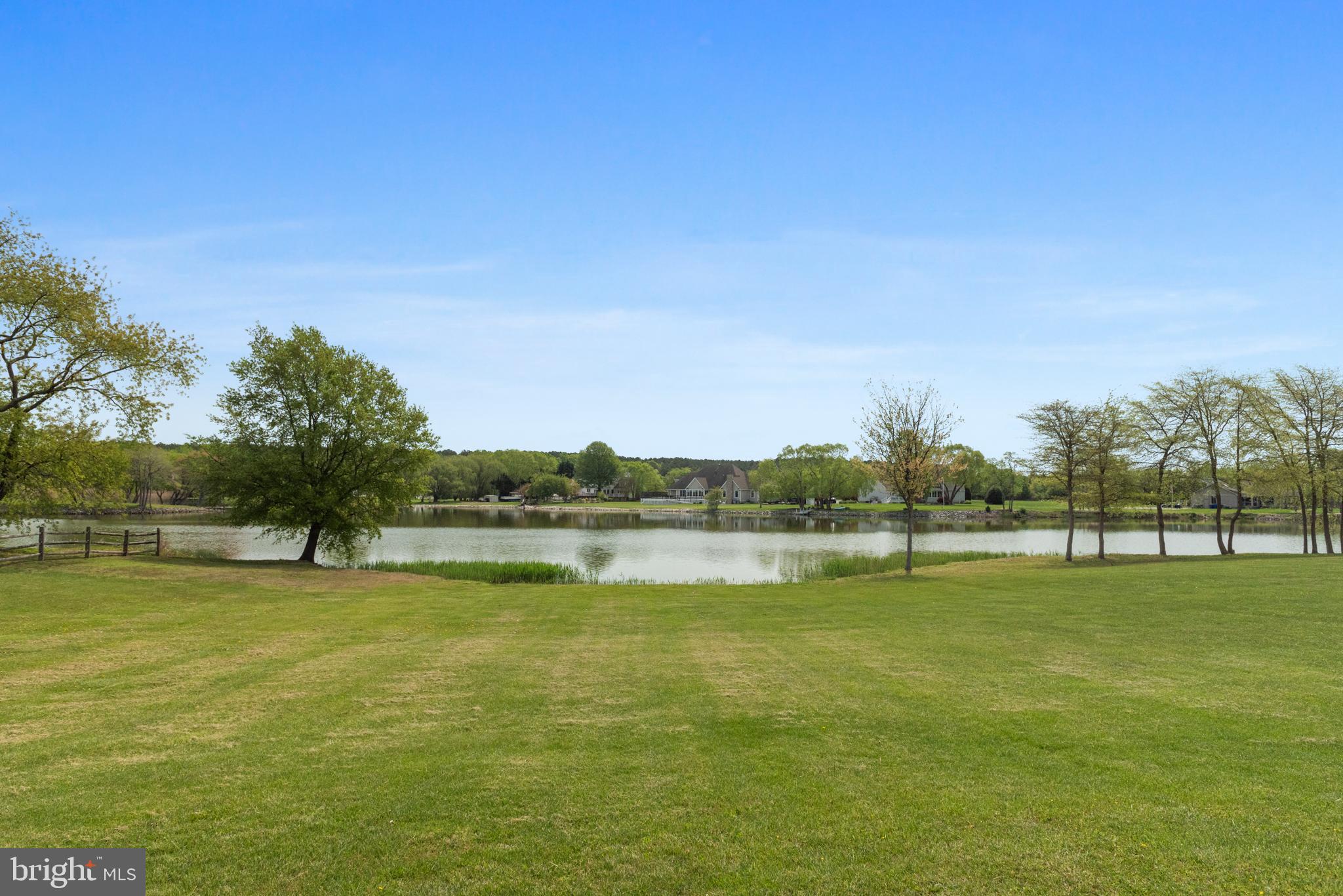 321 S LAKE DRIVE