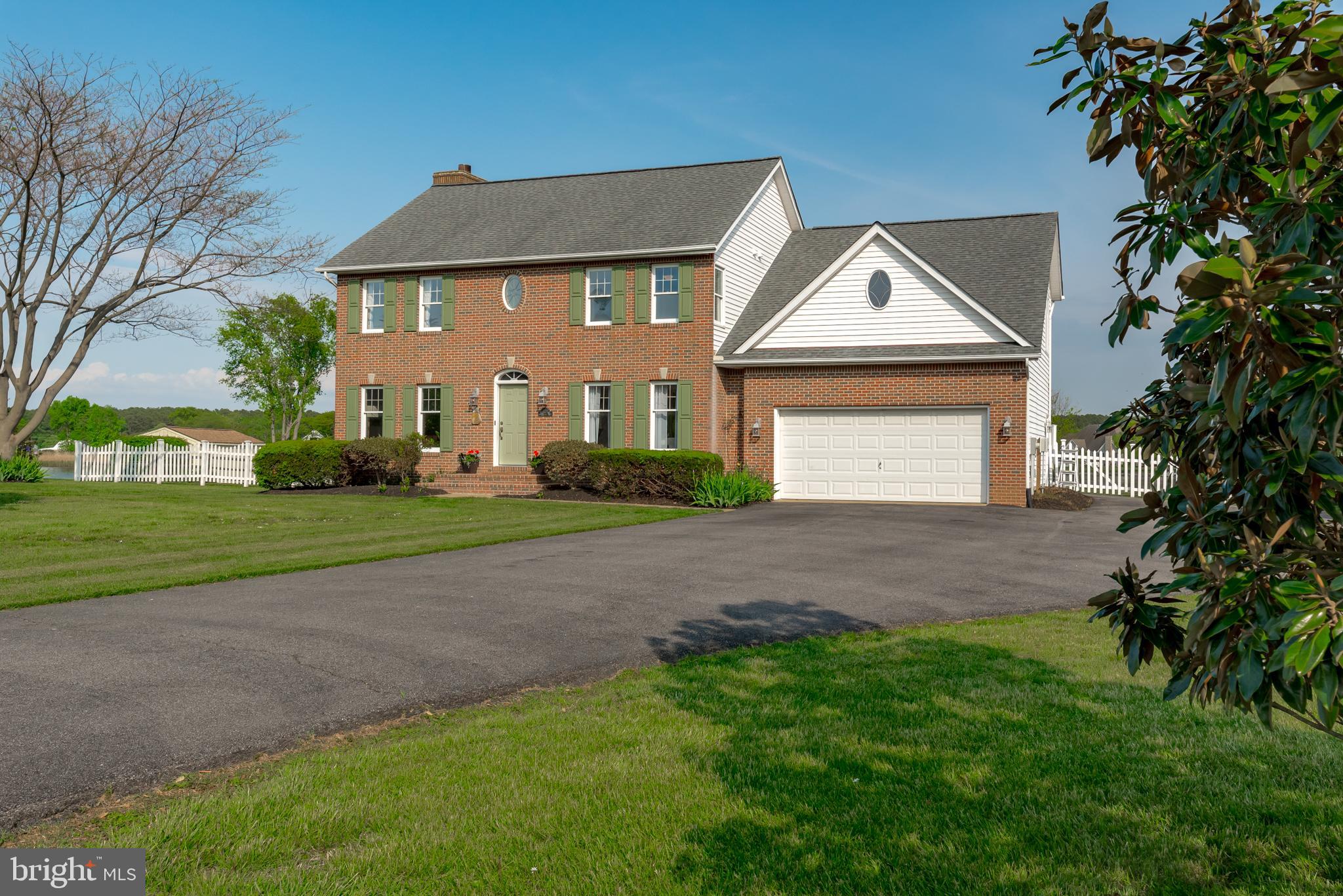321 S LAKE DRIVE