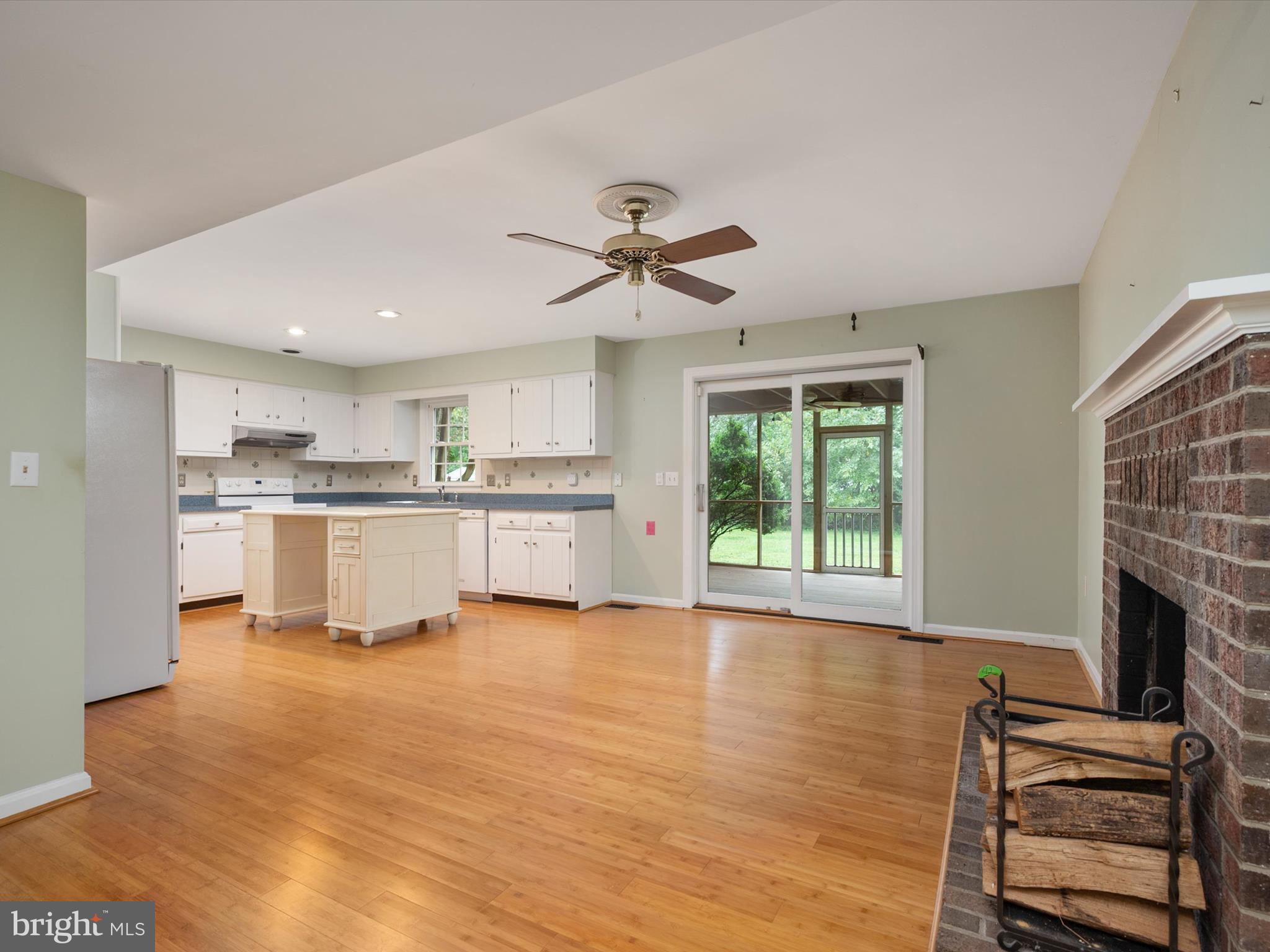 317 COLUMBIA LANE