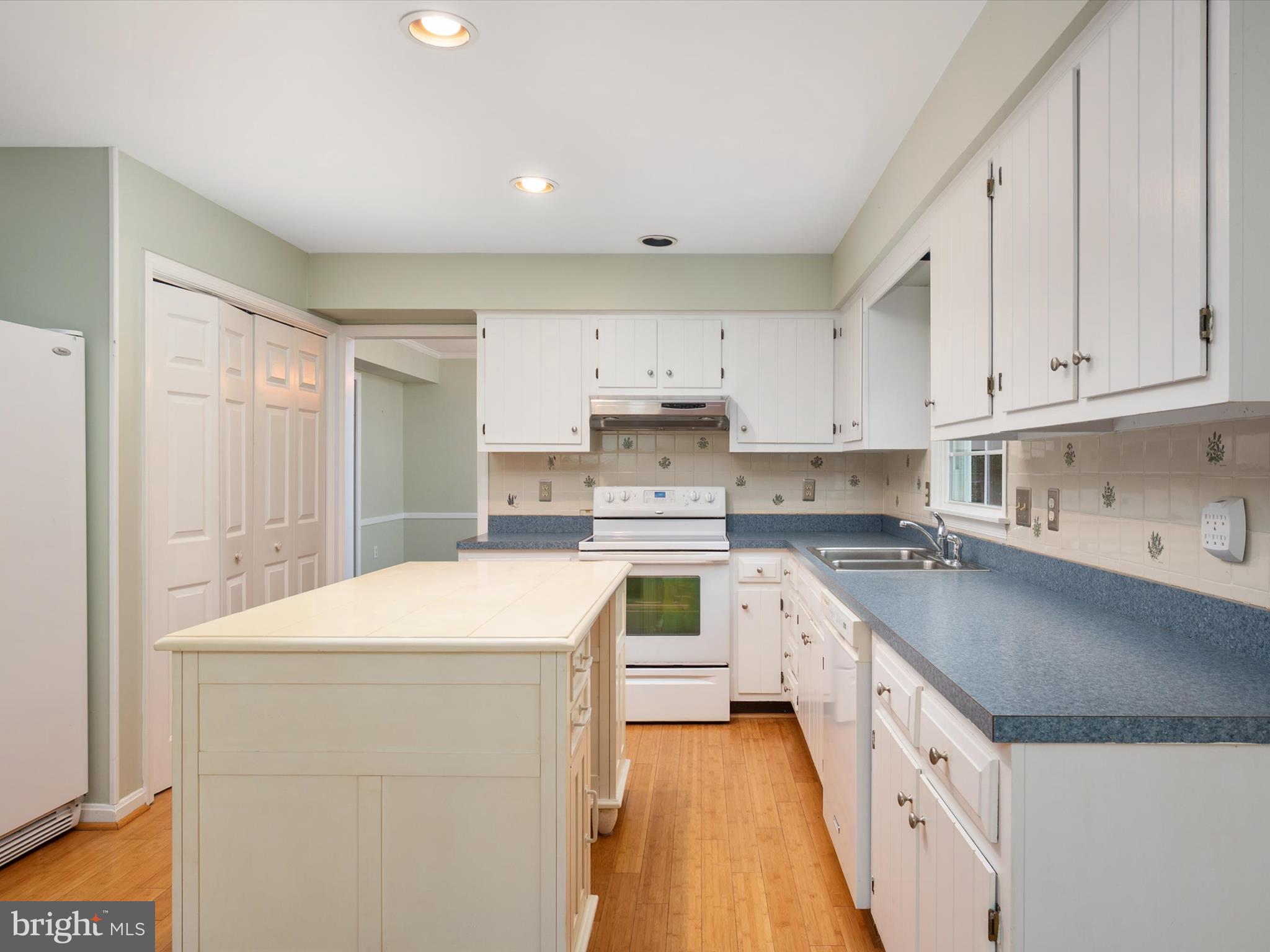 317 COLUMBIA LANE