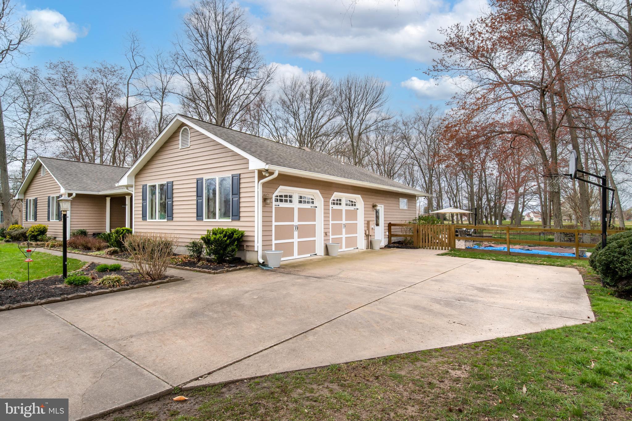 19 GREENWOOD SHOALS