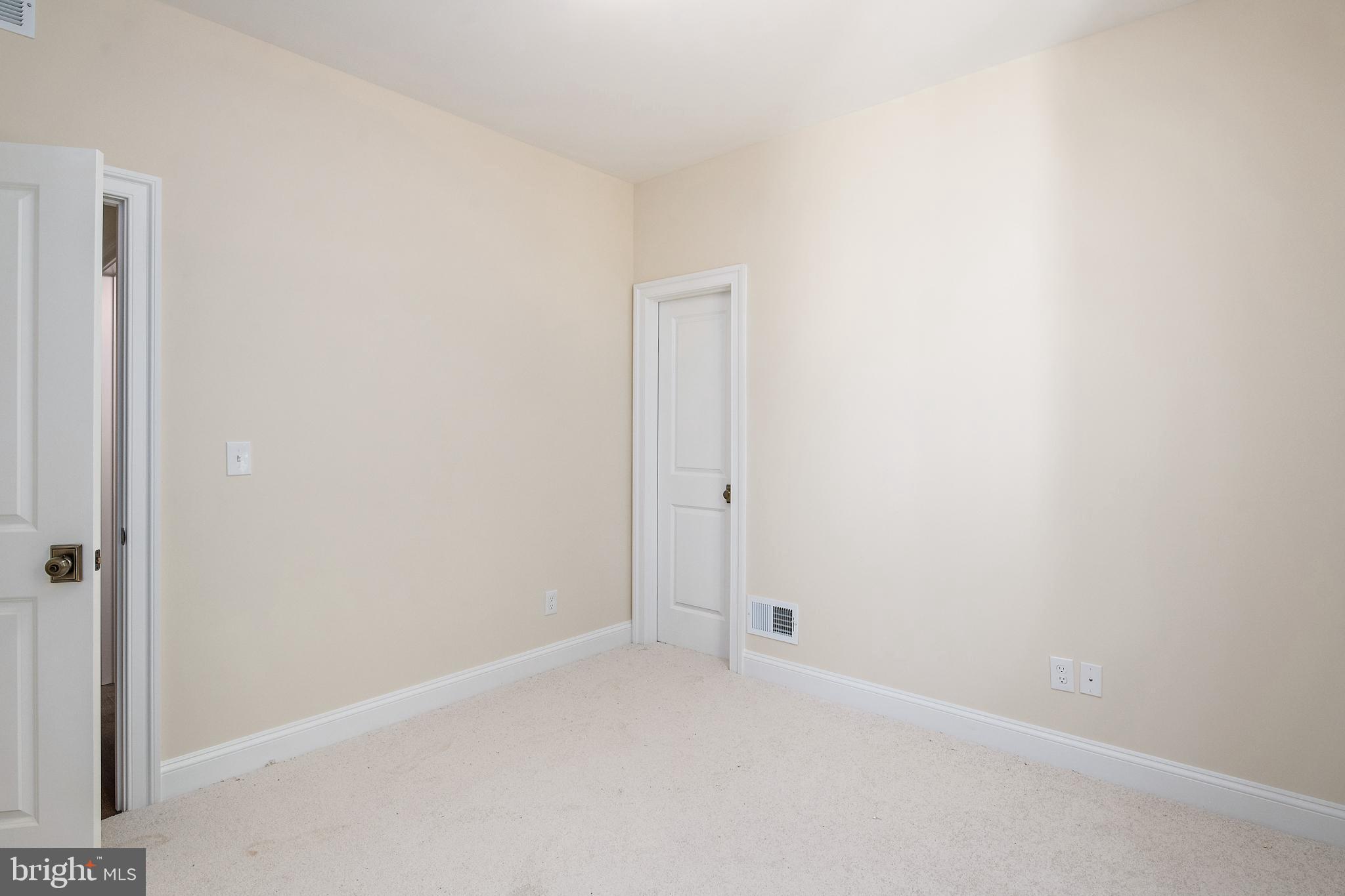 410 5 FARMS DRIVE
