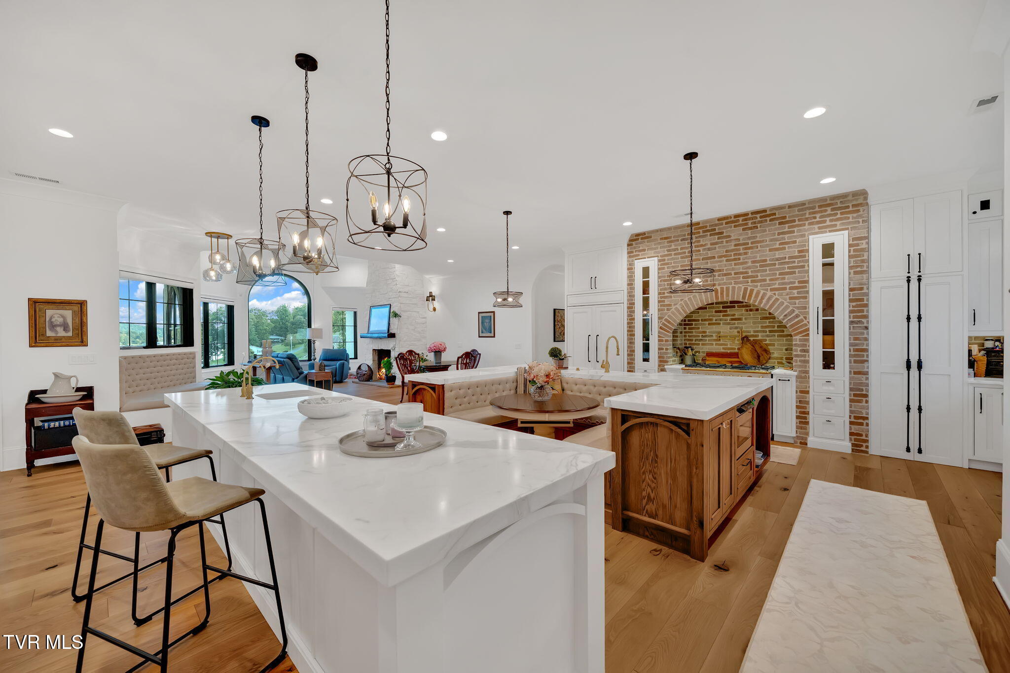 253 Forest Lane N