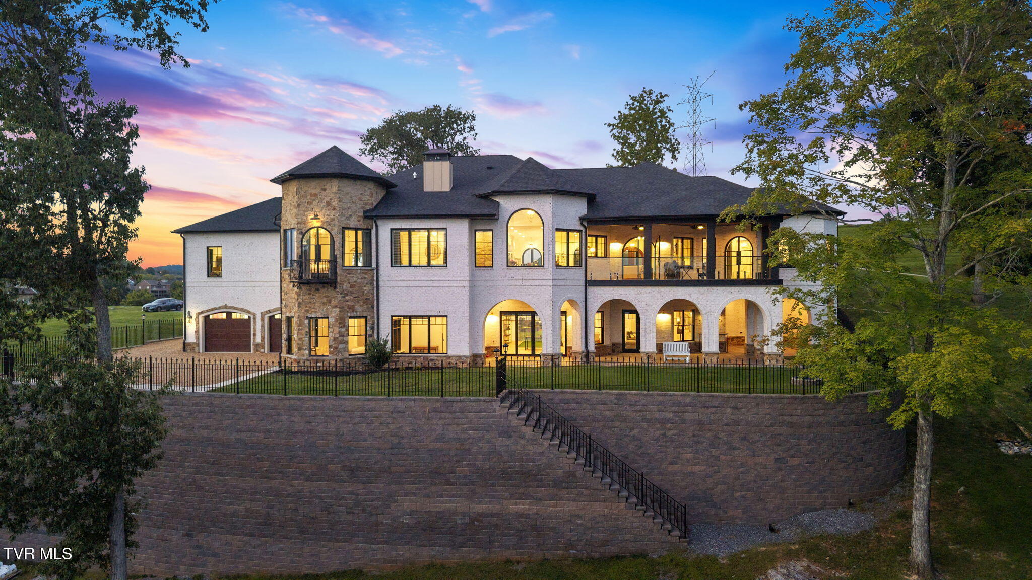 253 Forest Lane N