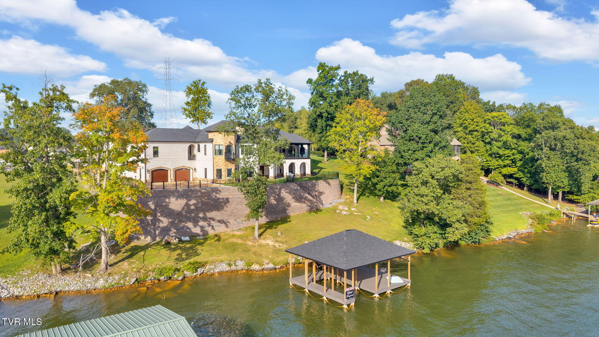 253 Forest Lane N