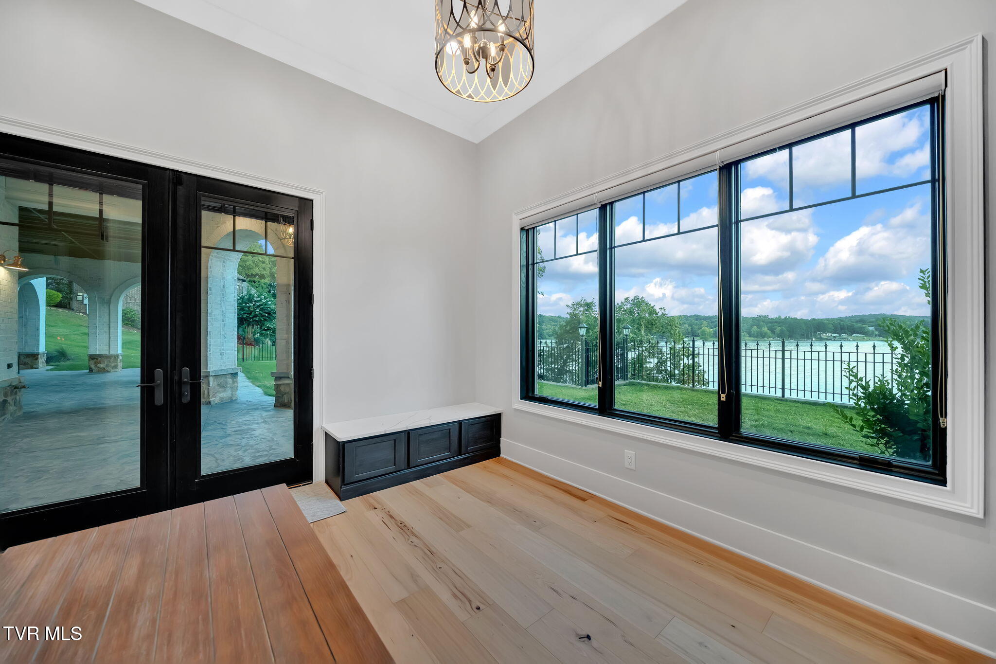 253 Forest Lane N