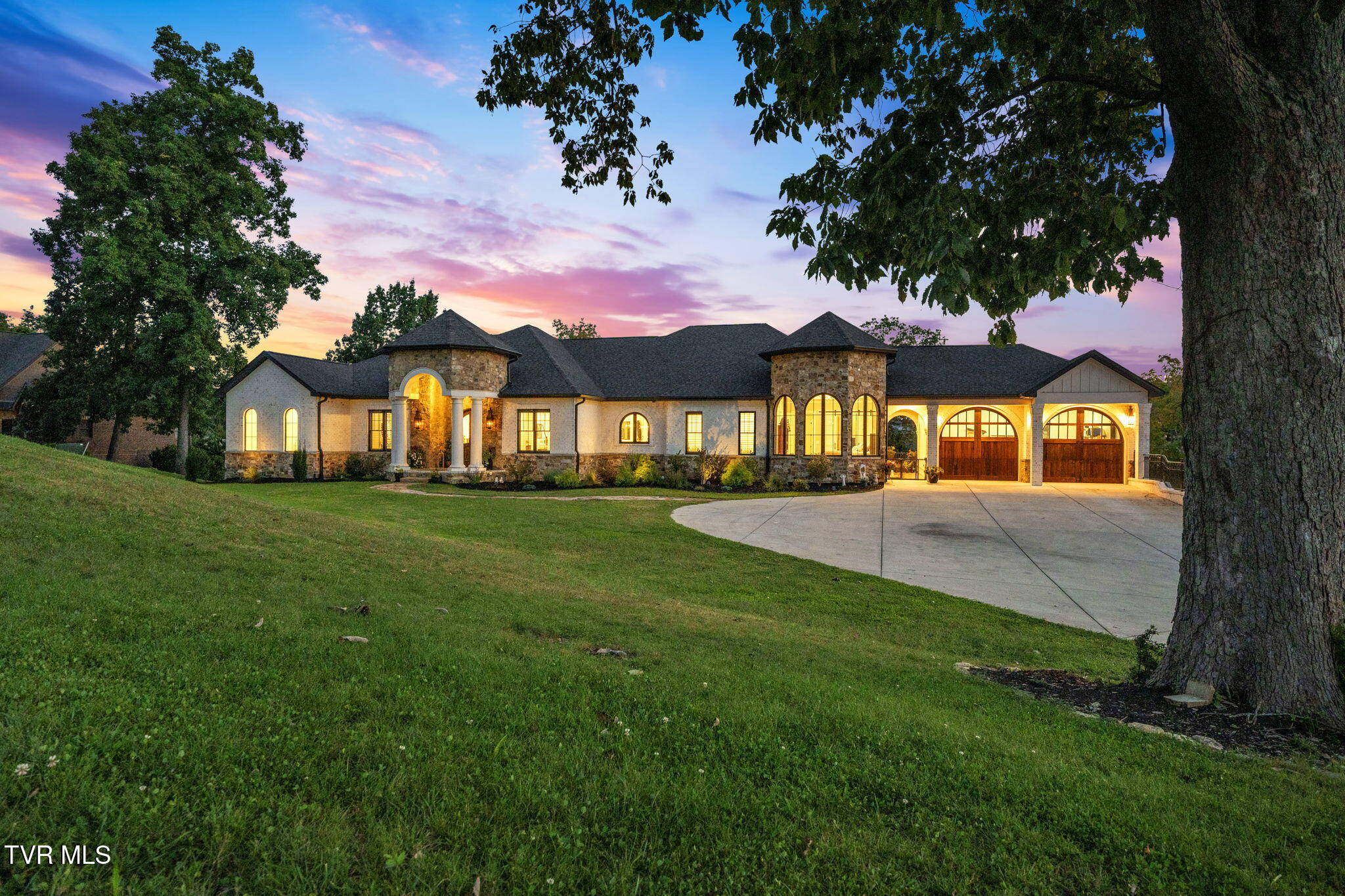 253 Forest Lane N