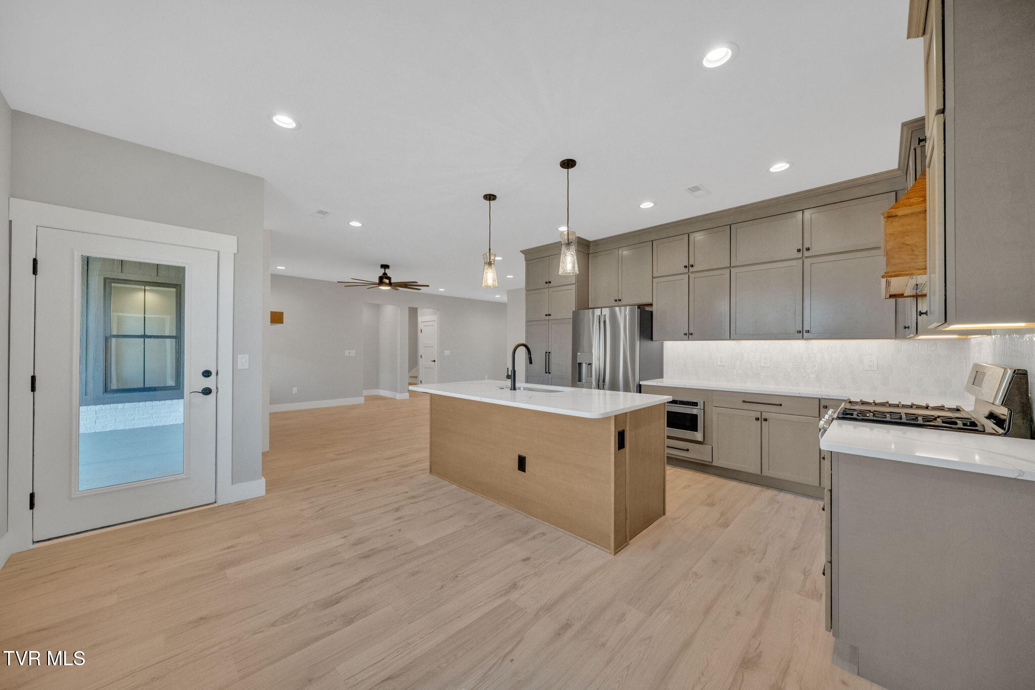 2365 South Hwy 81s, Jonesborough