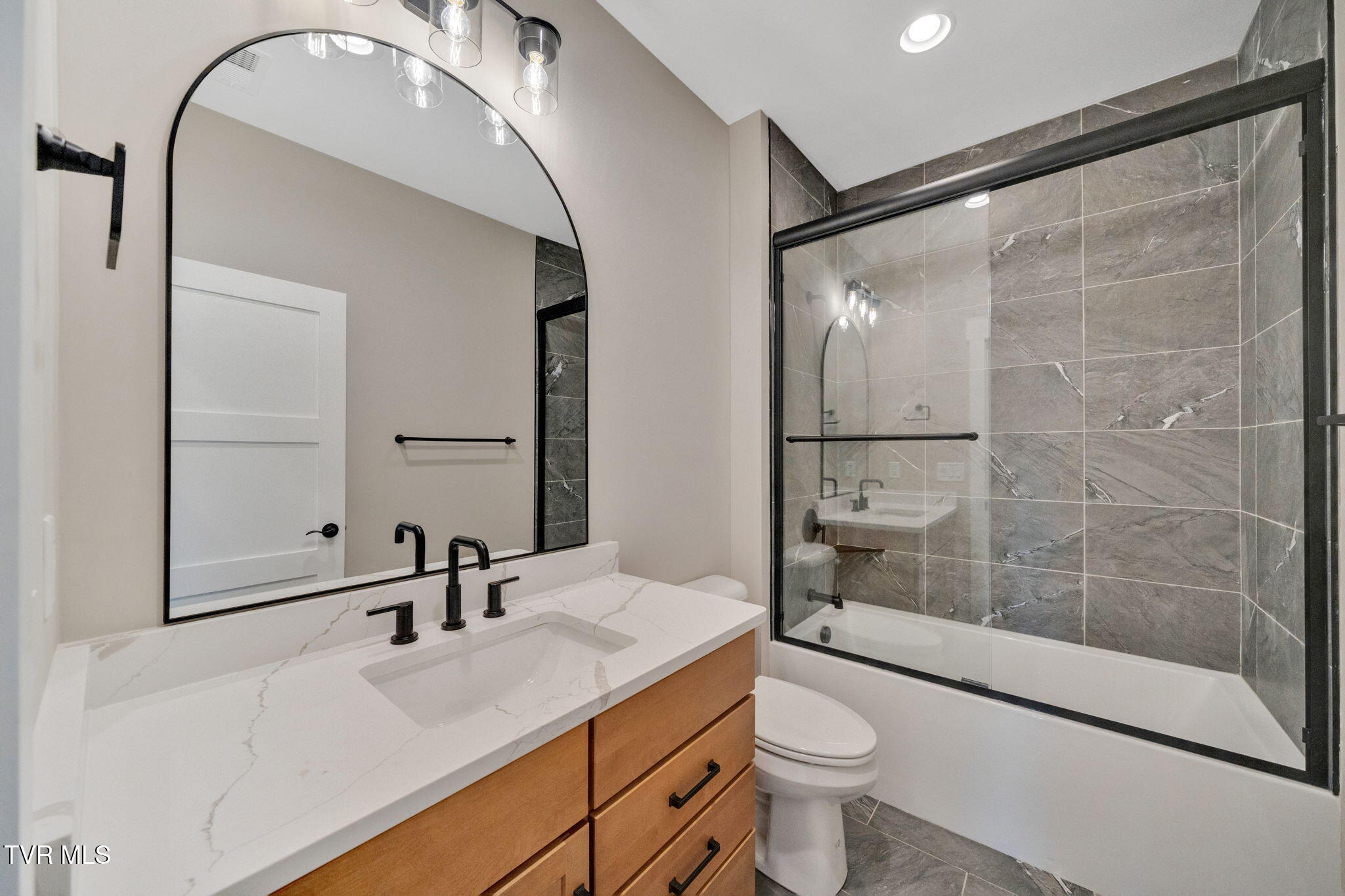 2365 South Hwy 81s, Jonesborough