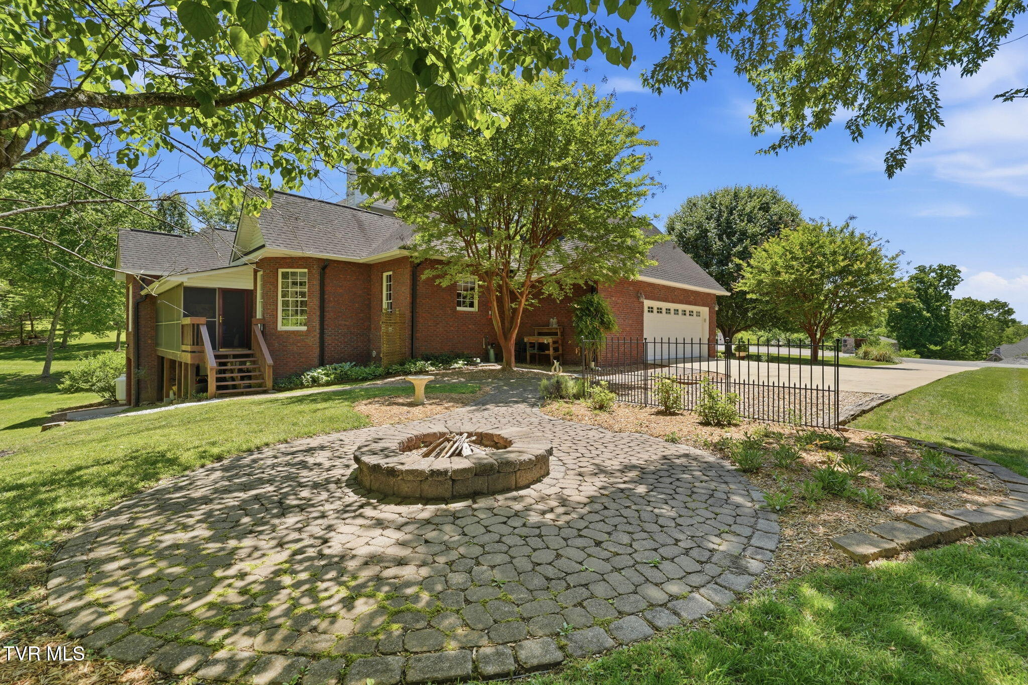 415 Ridge Point Court
