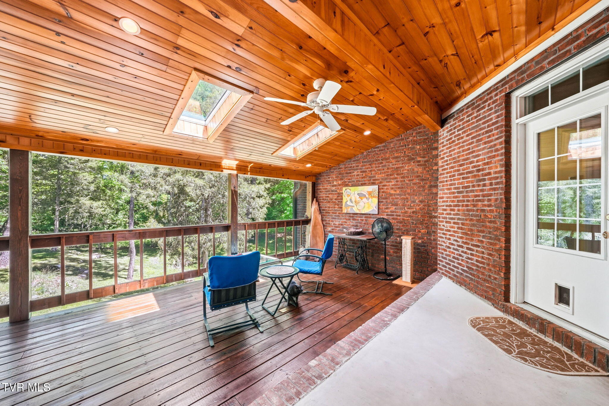415 Ridge Point Court
