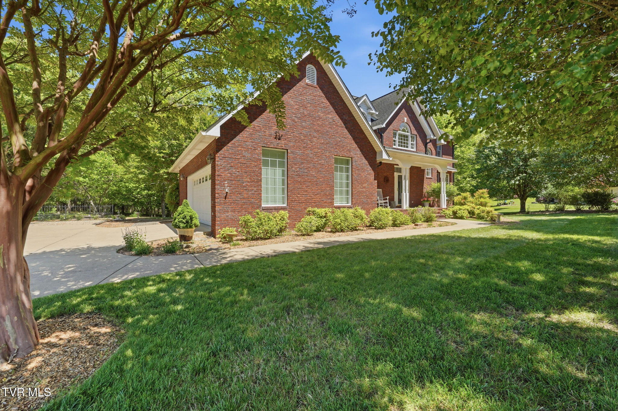 415 Ridge Point Court