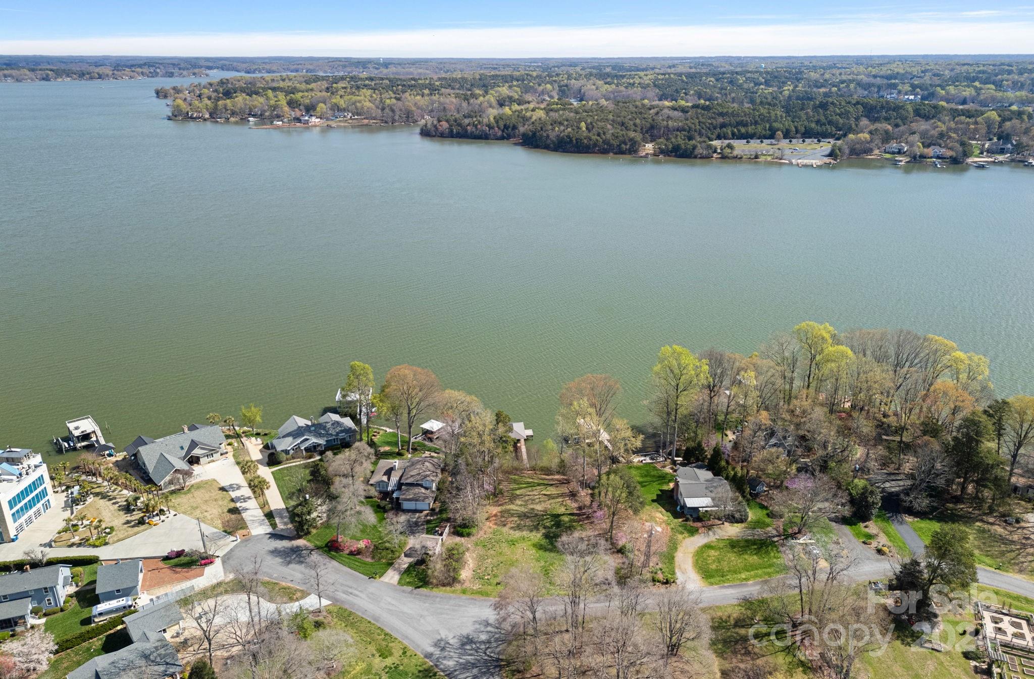 8762 Harbor Circle