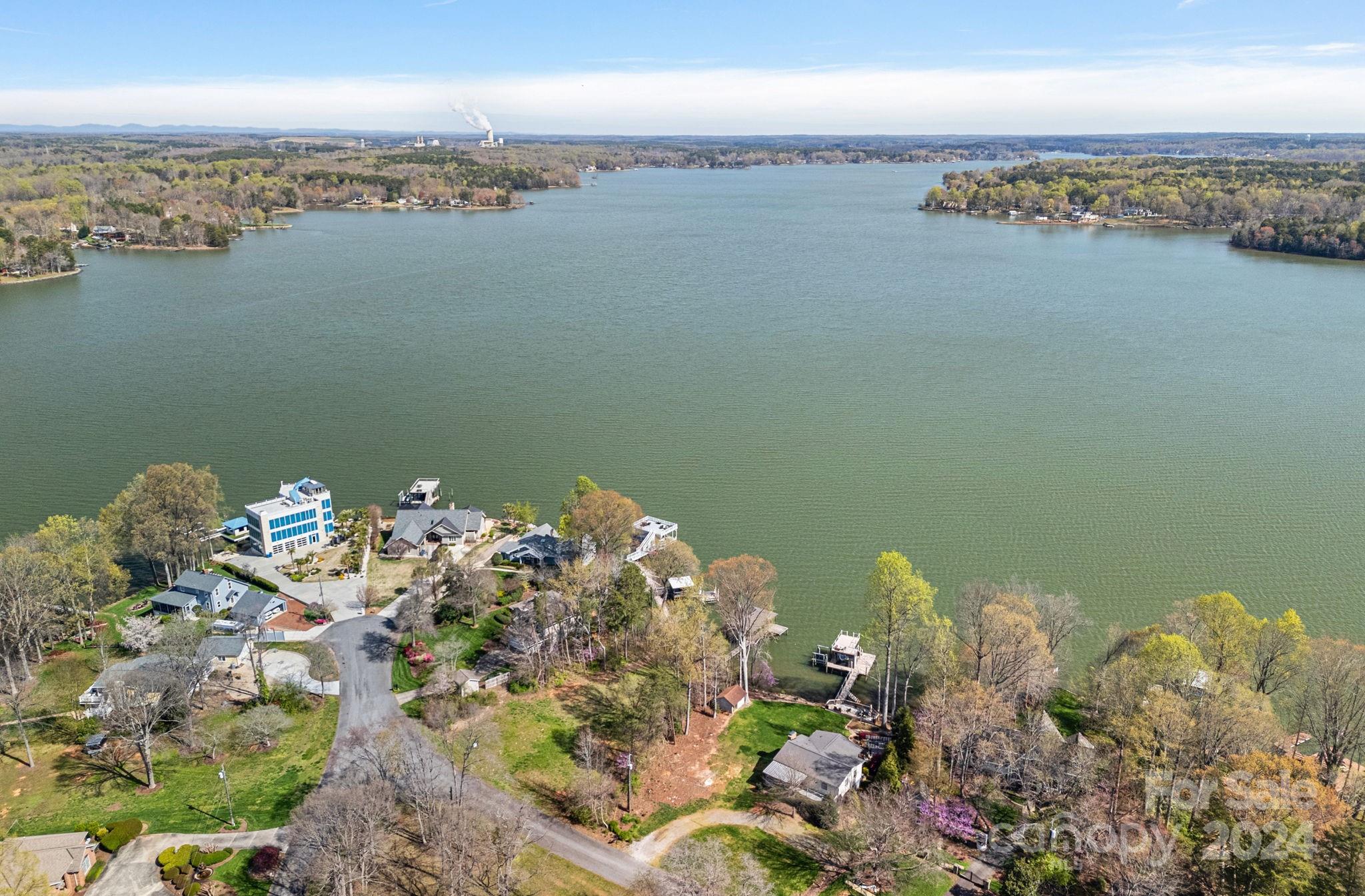 8762 Harbor Circle