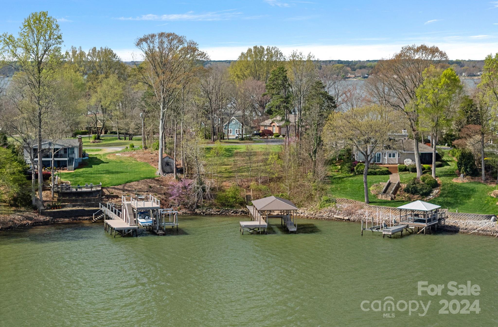 8762 Harbor Circle