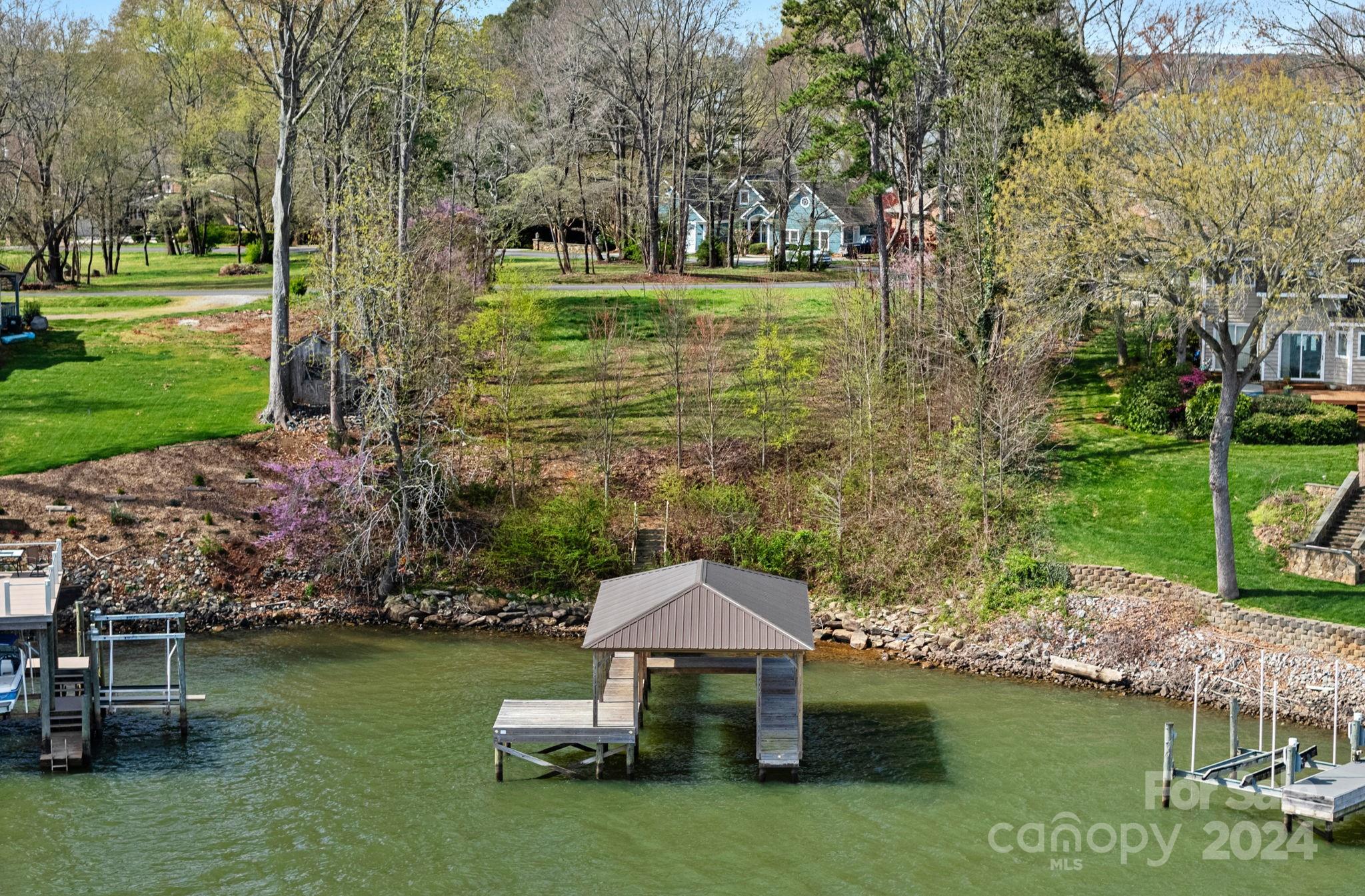 8762 Harbor Circle