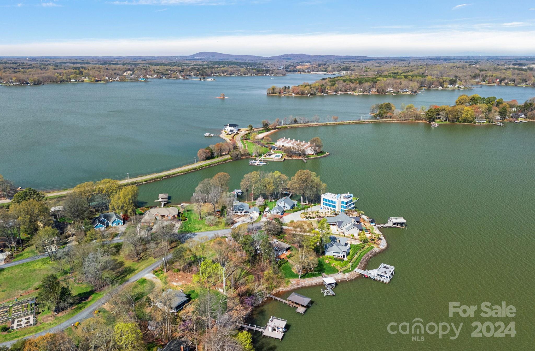 8762 Harbor Circle