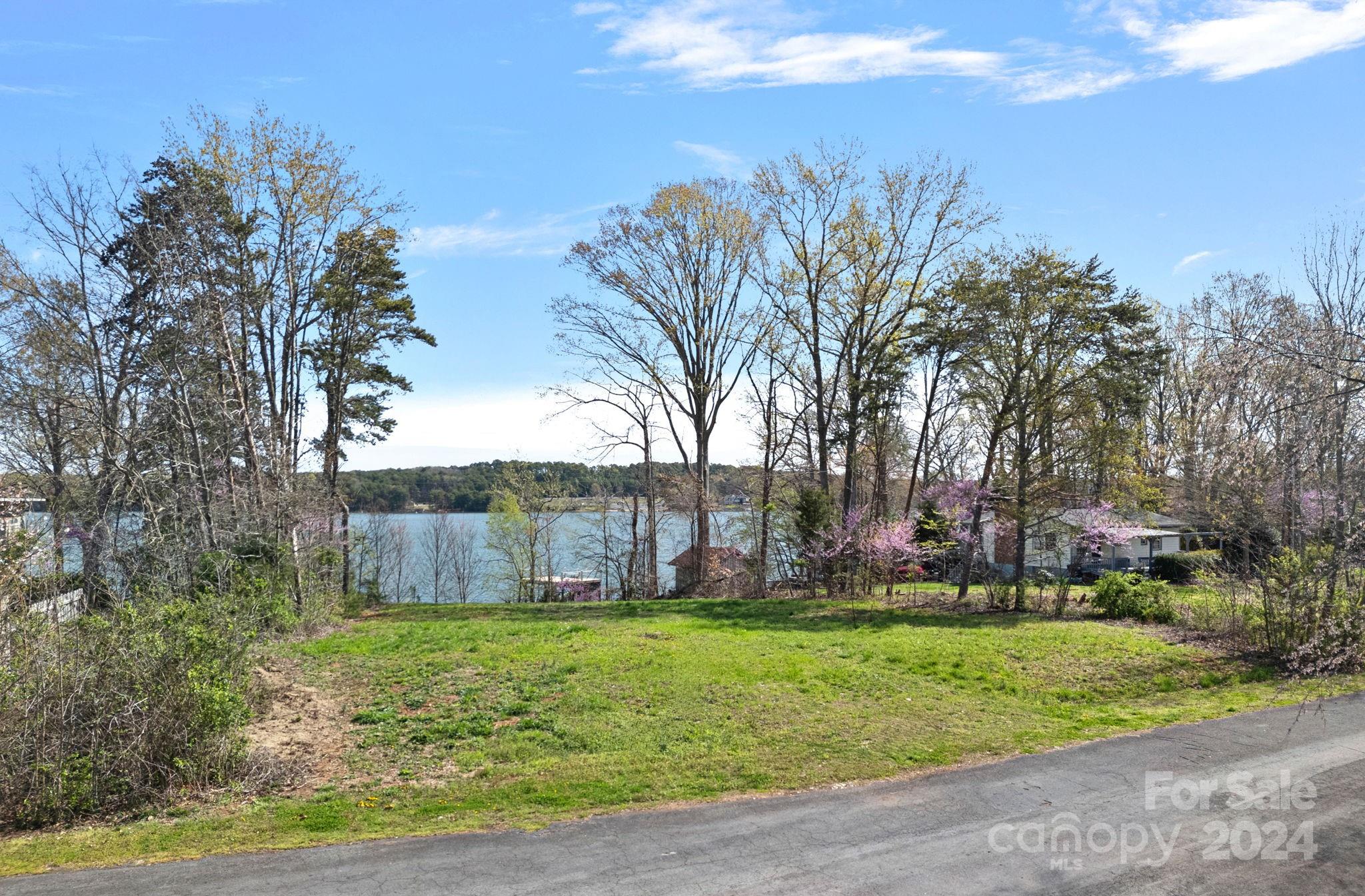 8762 Harbor Circle