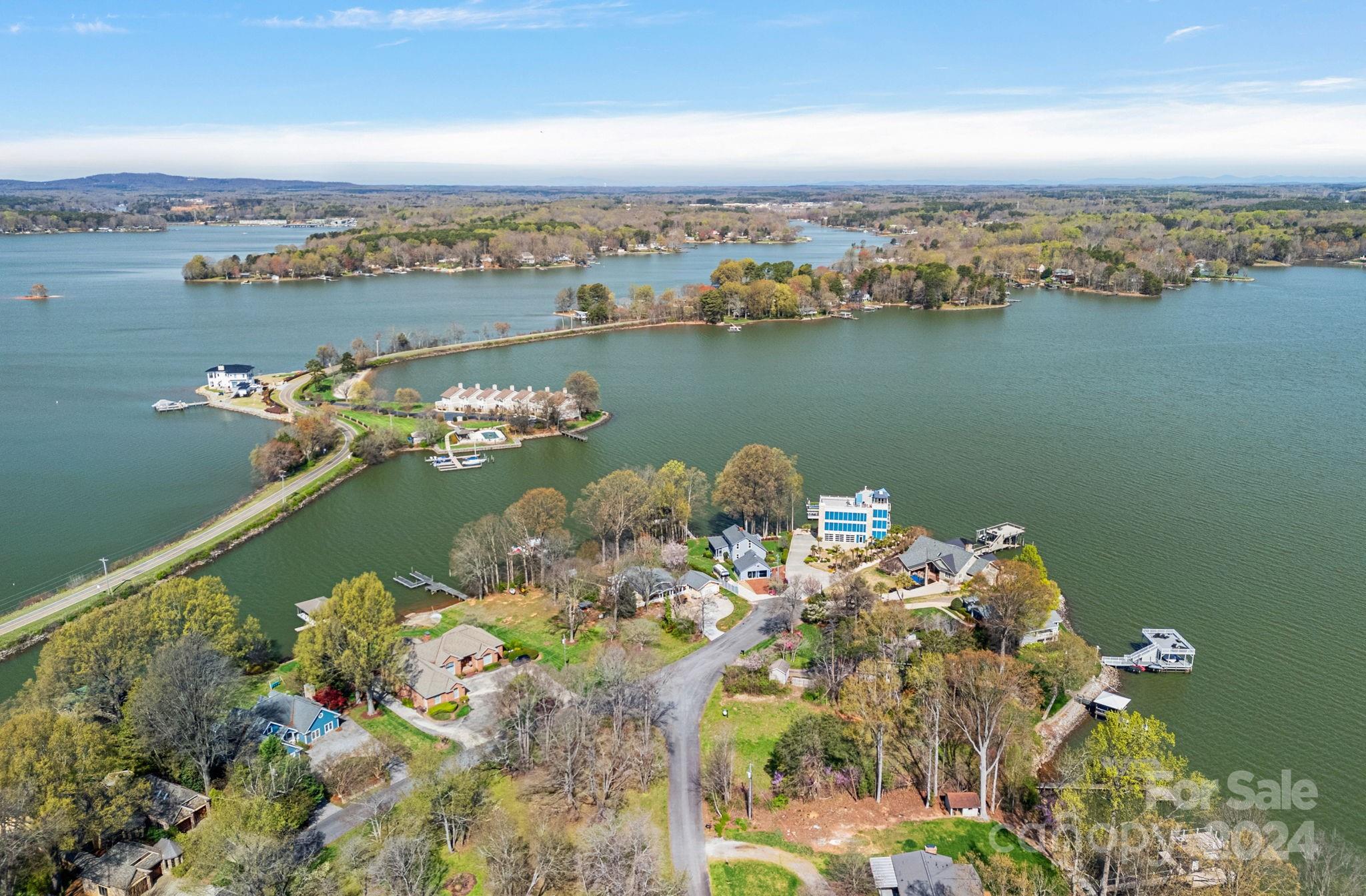 8762 Harbor Circle