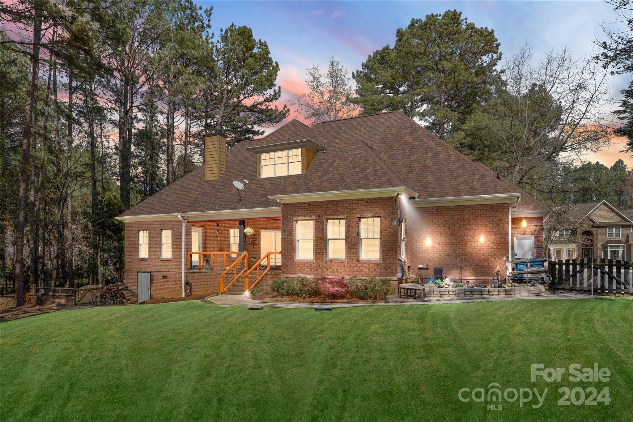 8909 Radford Court