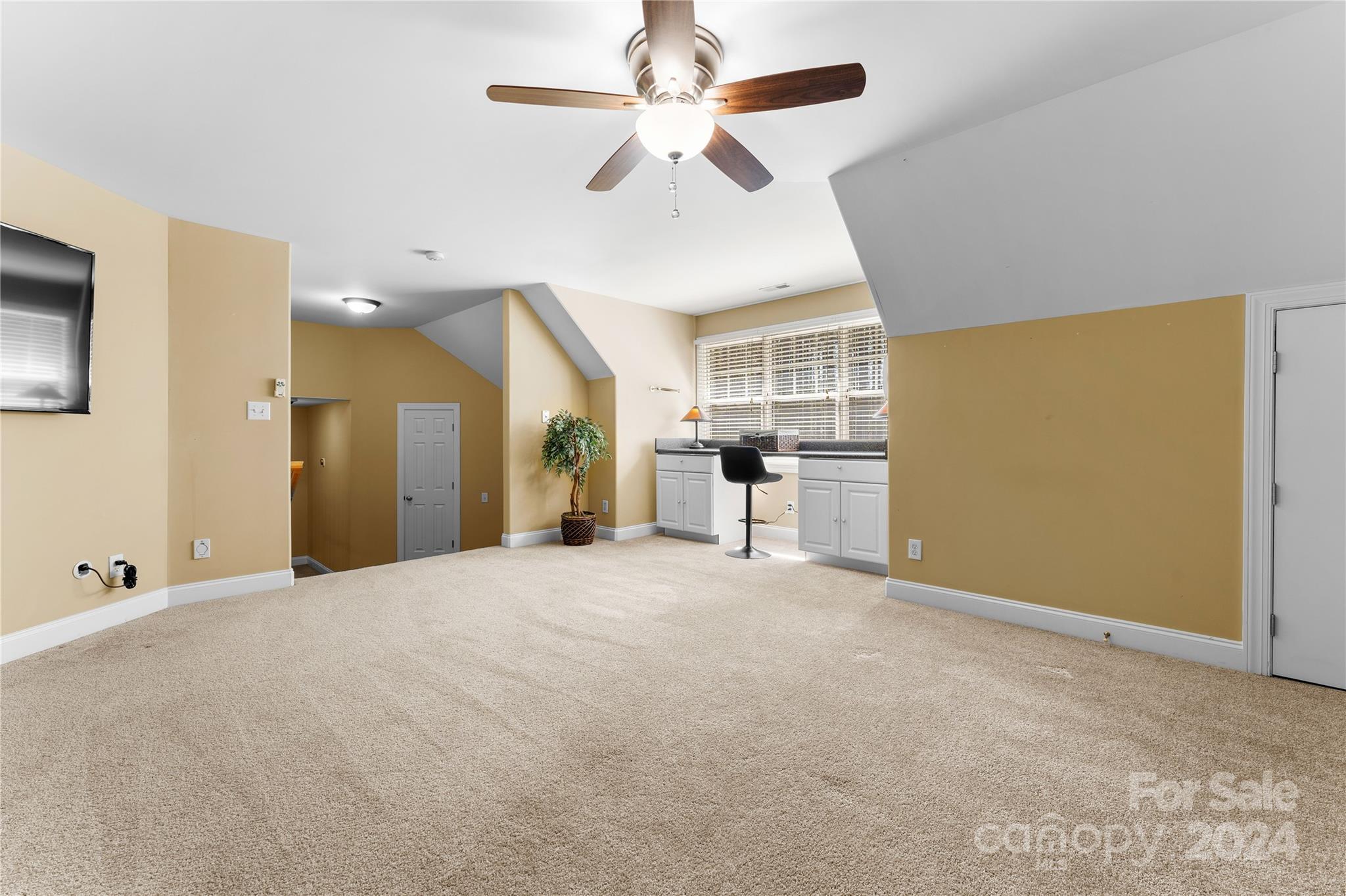 8909 Radford Court