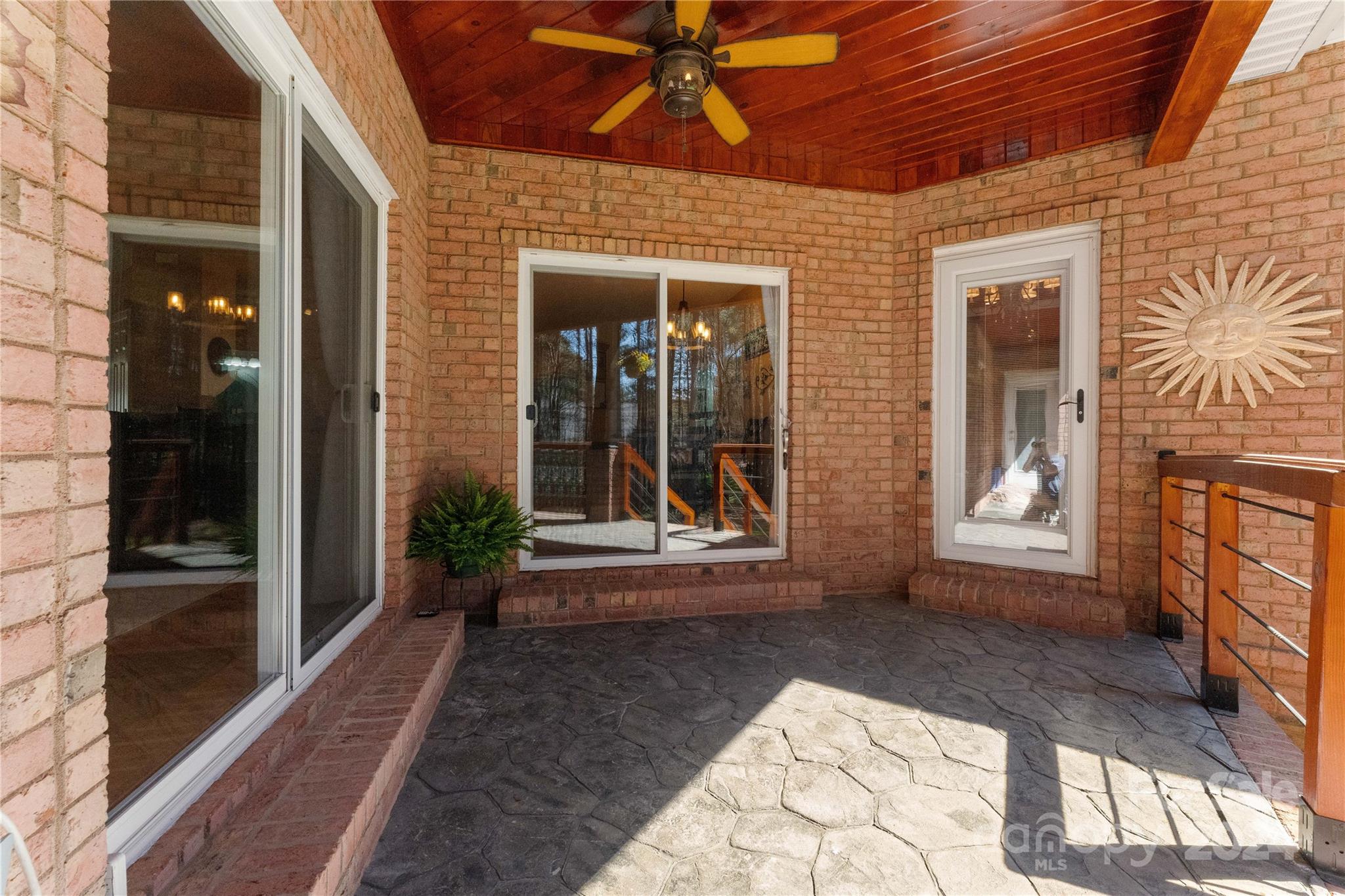 8909 Radford Court