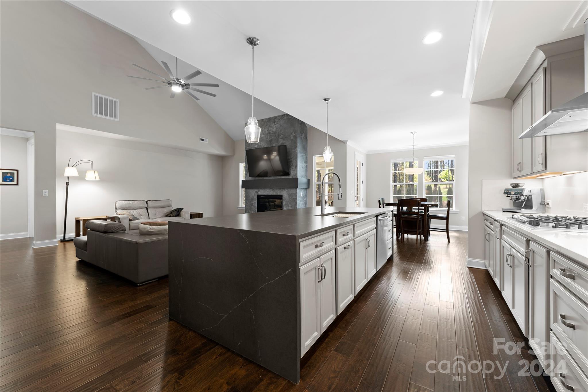 6316 Harbor Oaks Drive