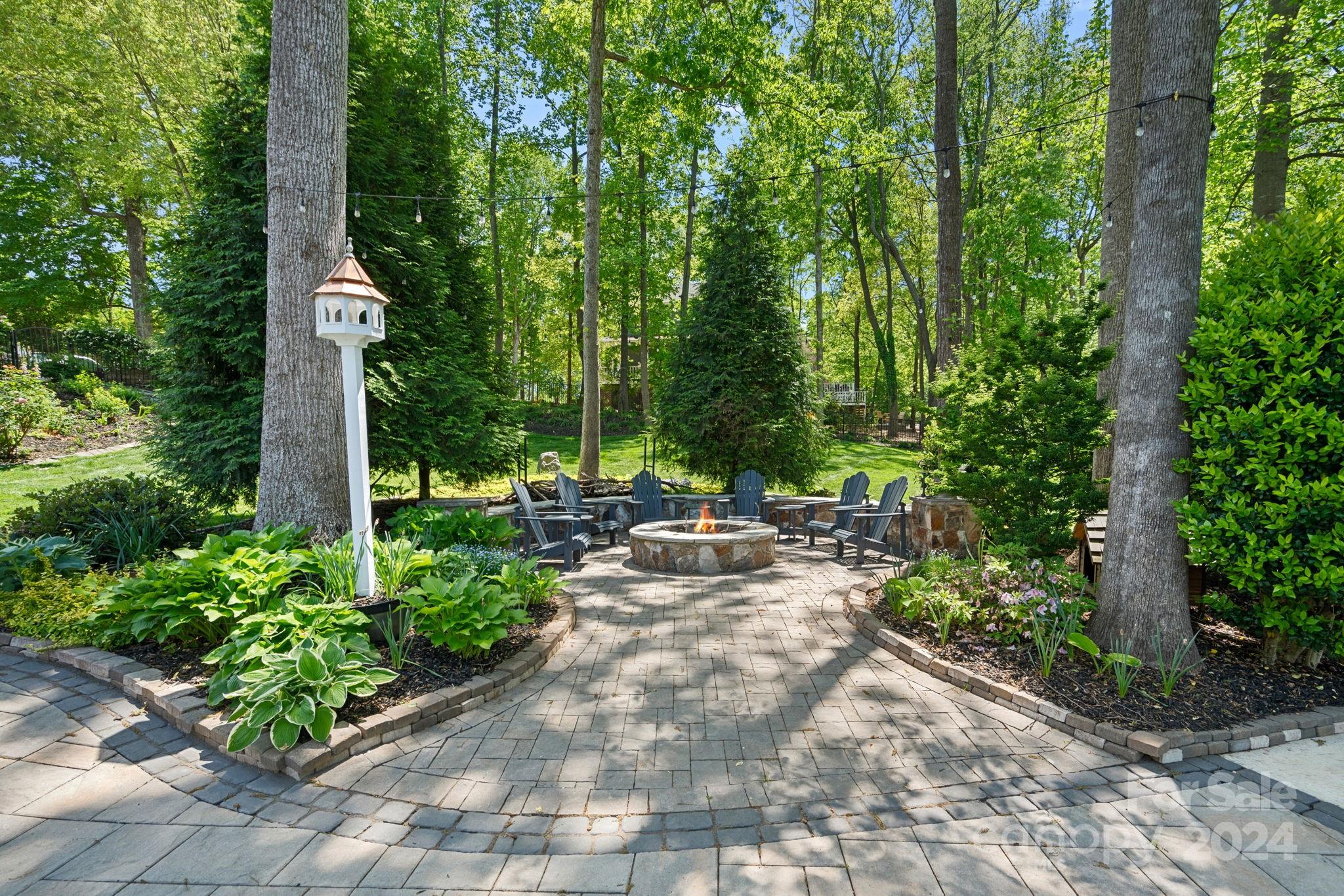 154 Queens Cove Road