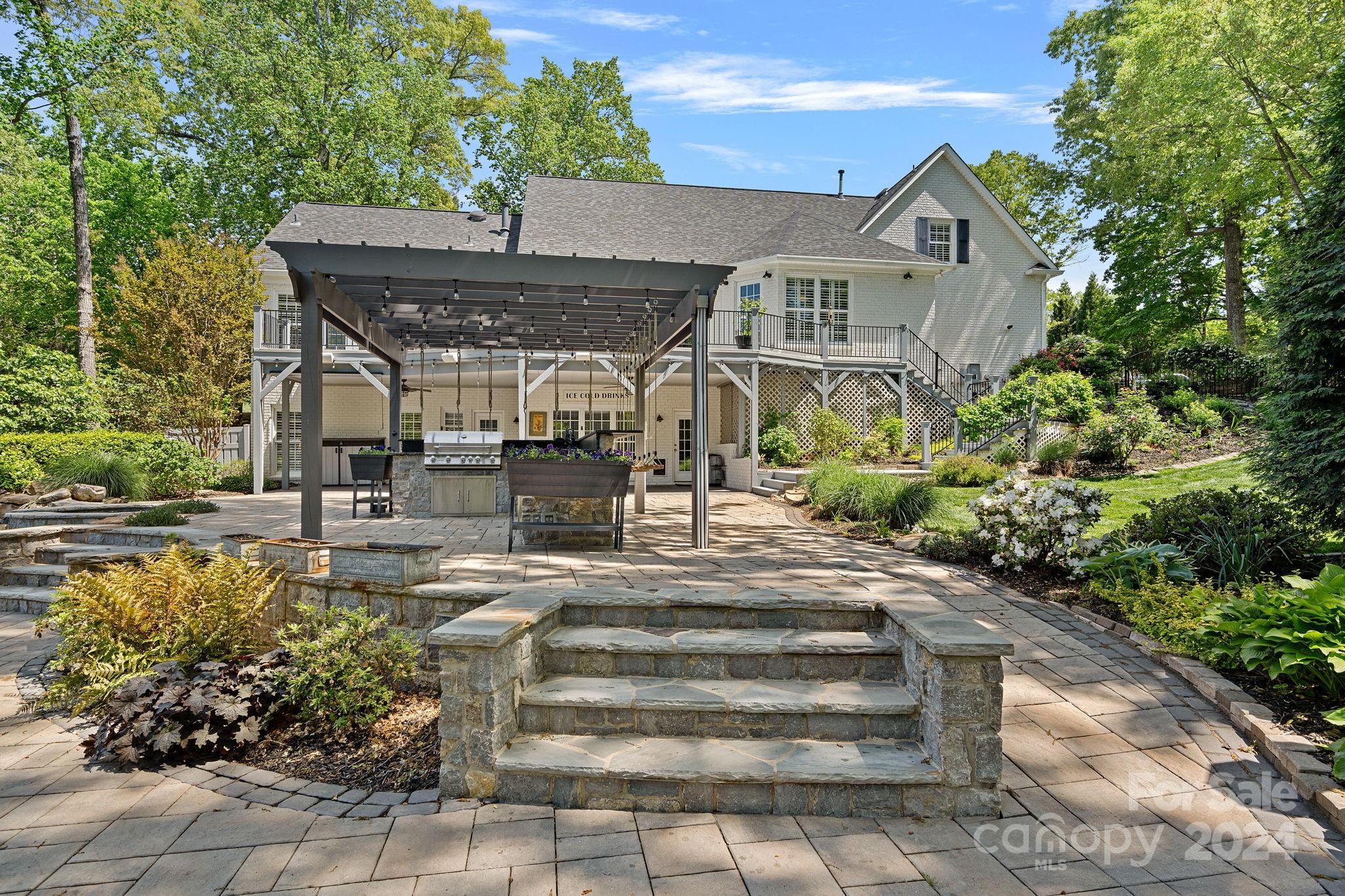 154 Queens Cove Road