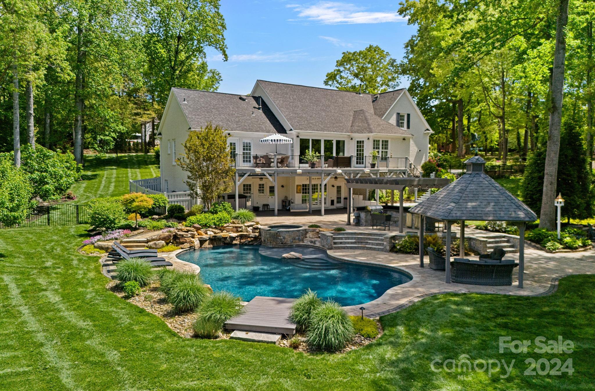 154 Queens Cove Road