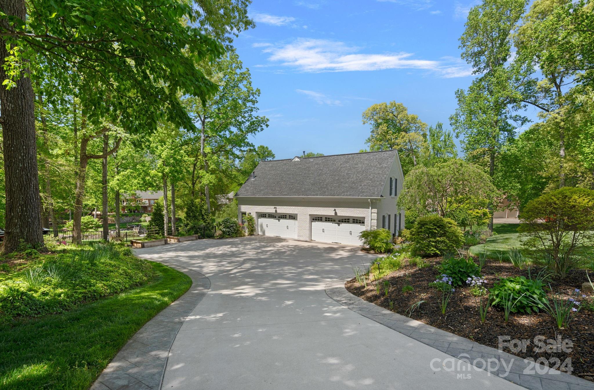 154 Queens Cove Road
