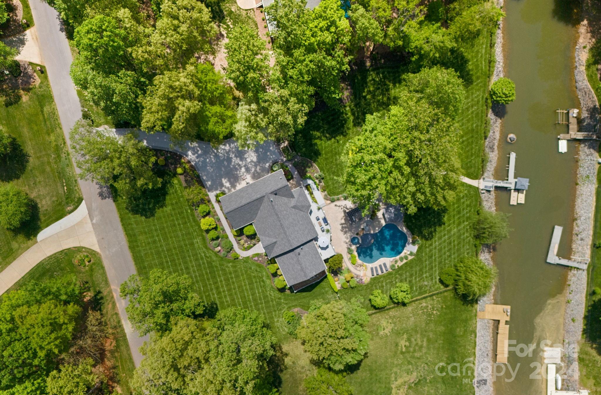 154 Queens Cove Road