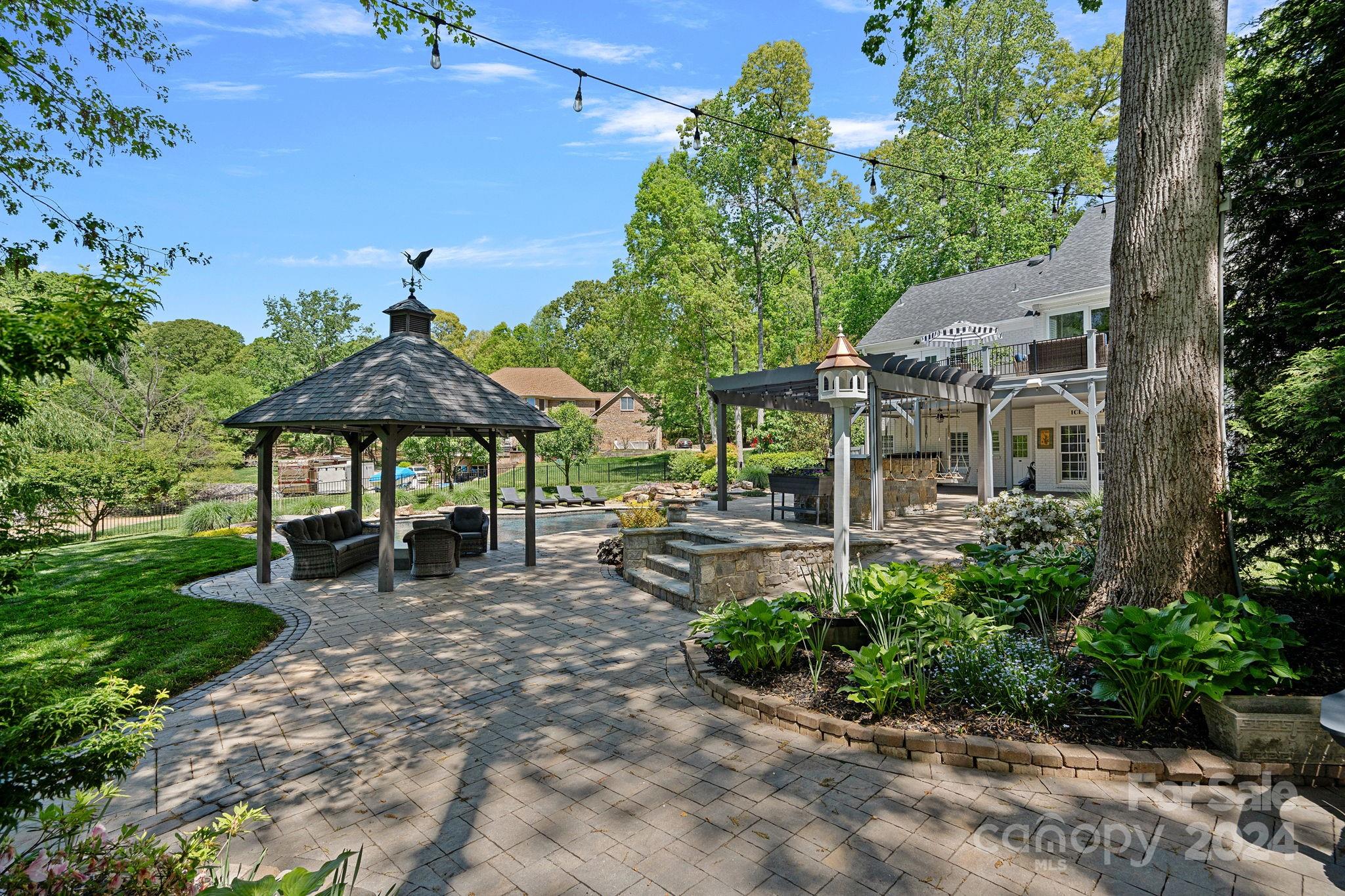 154 Queens Cove Road