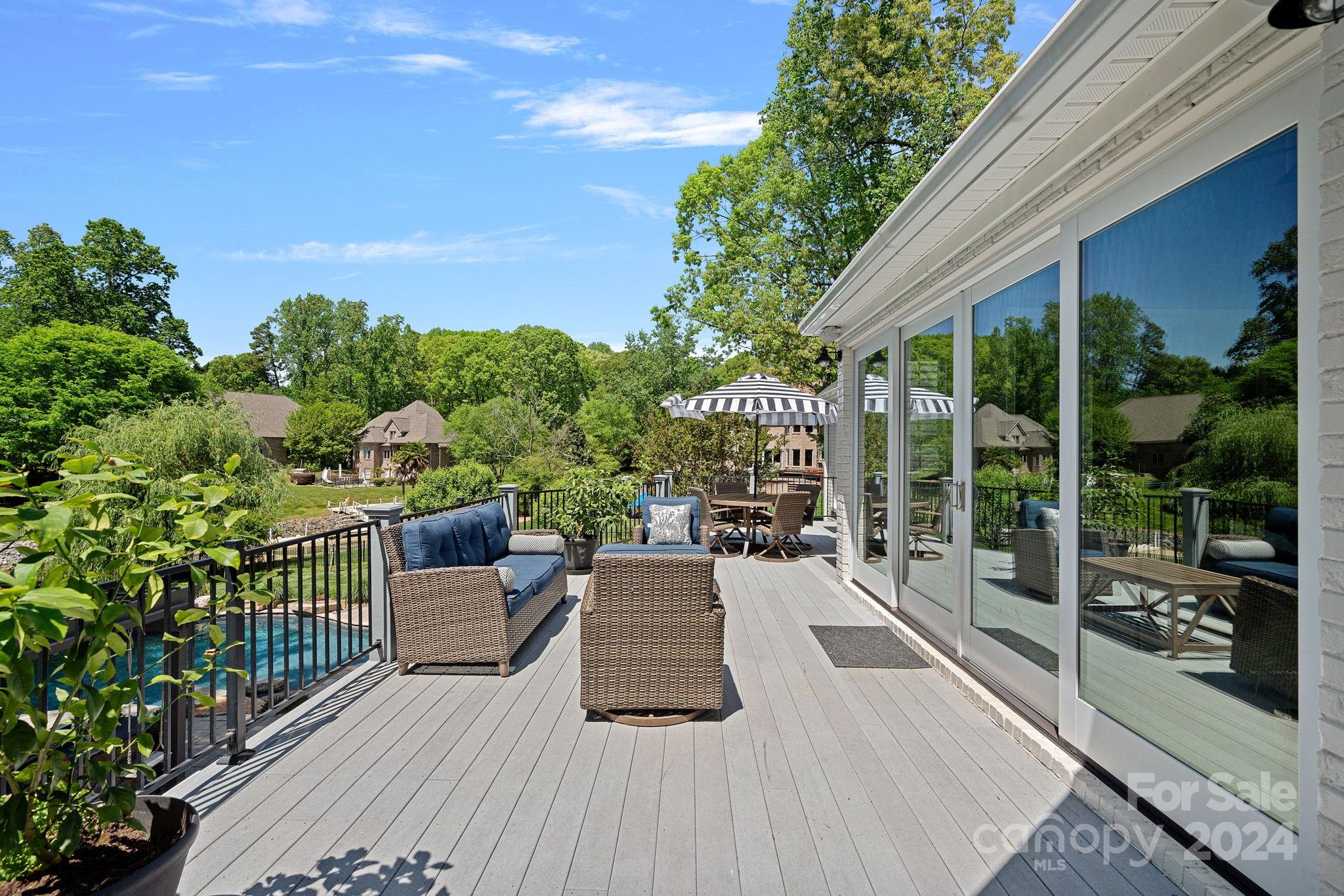 154 Queens Cove Road