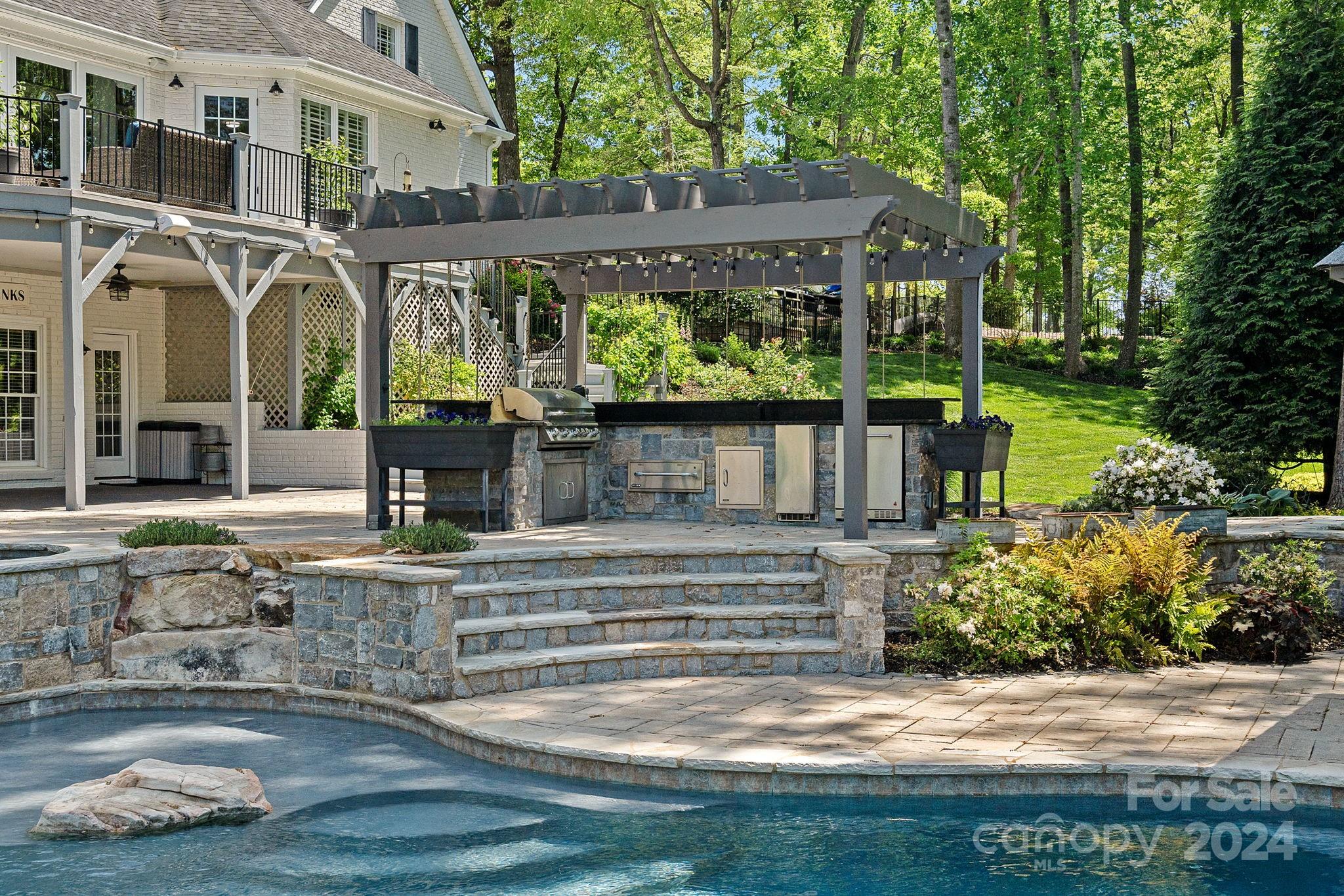 154 Queens Cove Road
