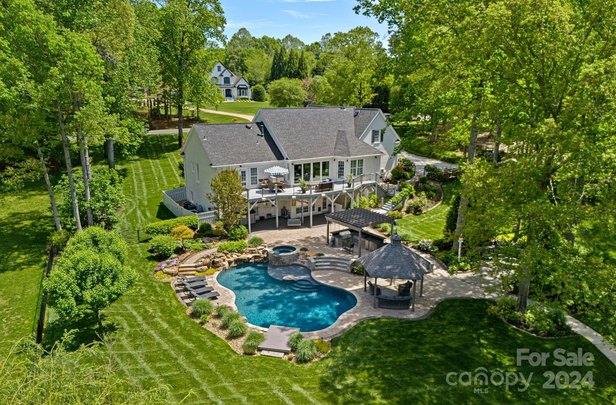 154 Queens Cove Road