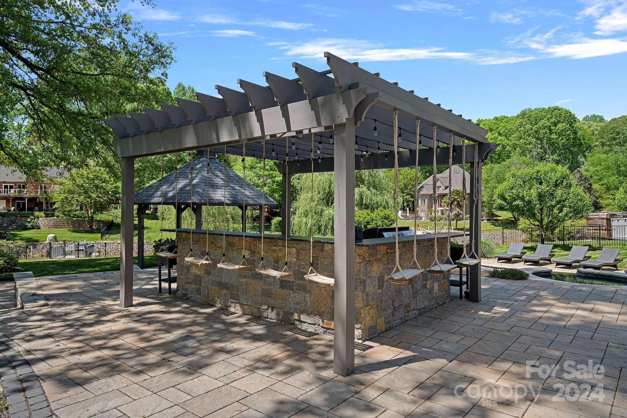 154 Queens Cove Road