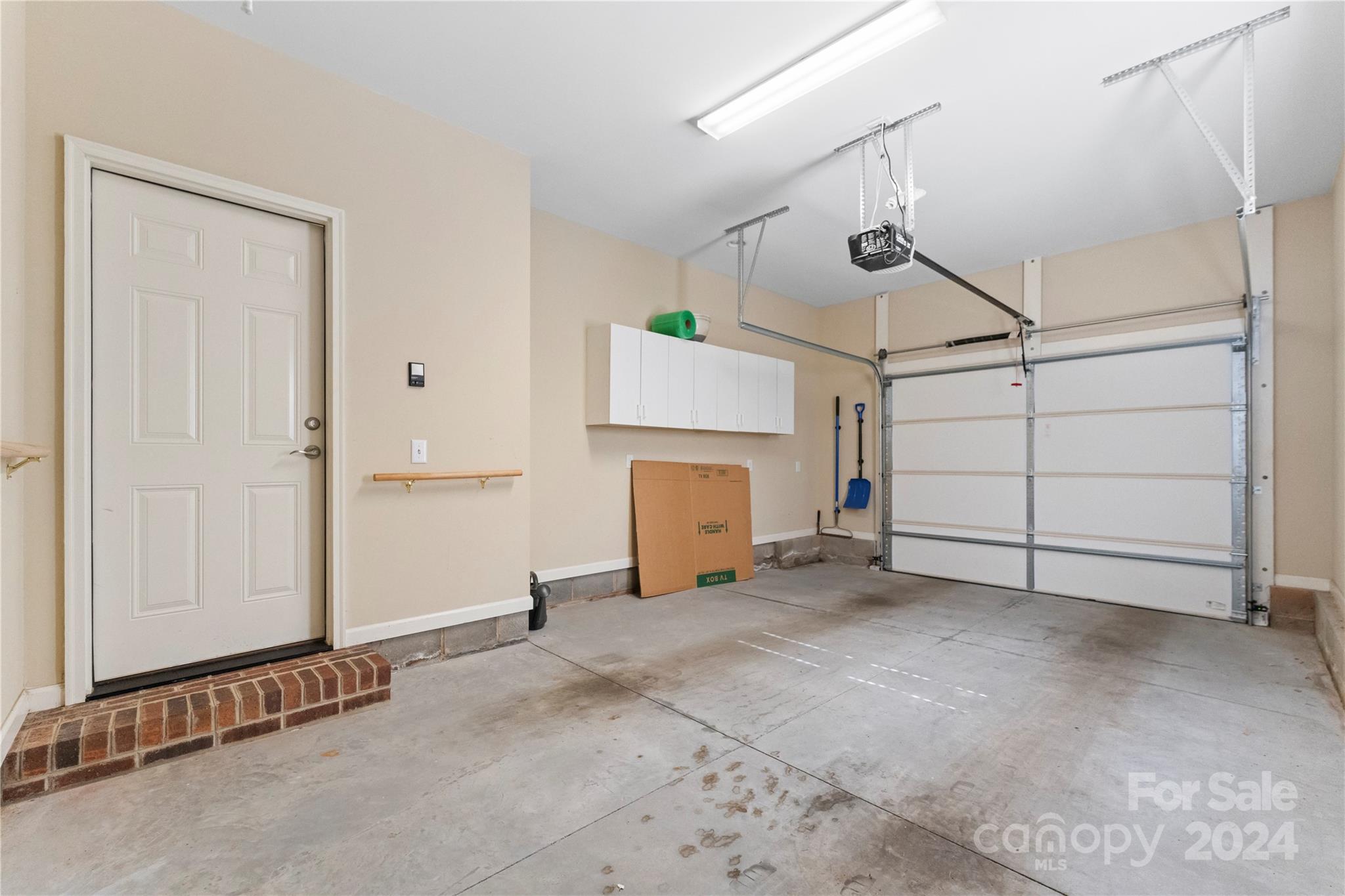 7934 Tigers Paw Road