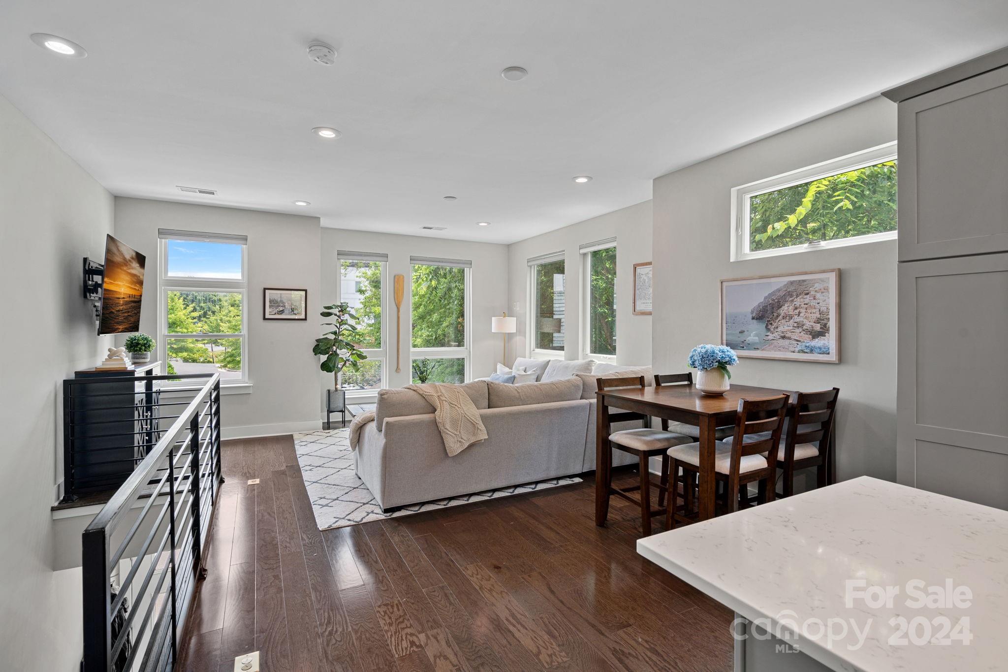 3605 Vallette Court