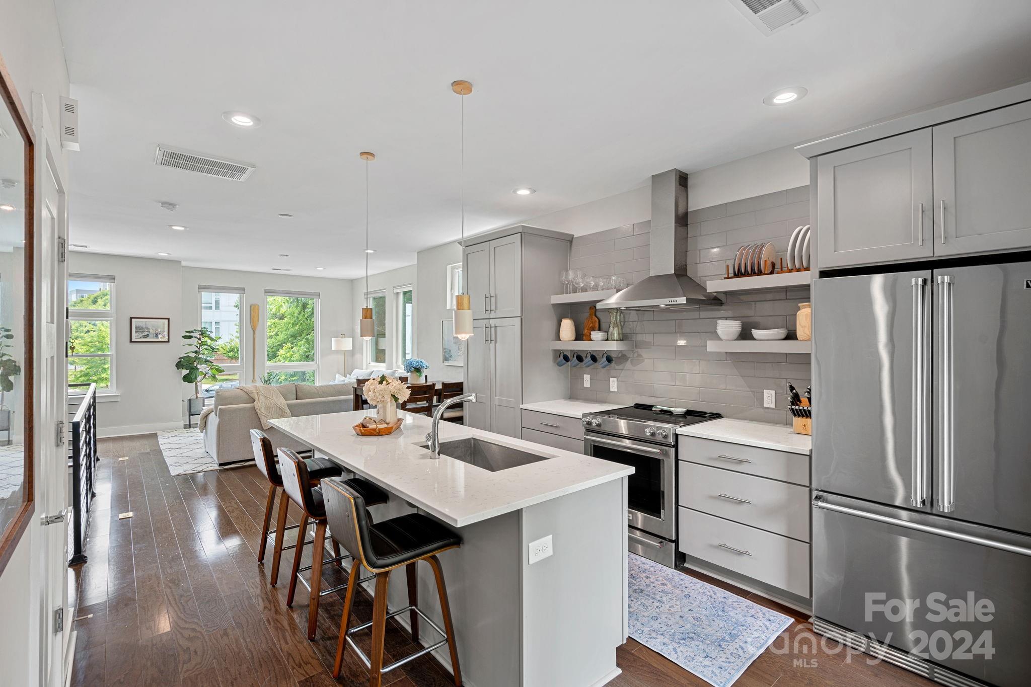 3605 Vallette Court