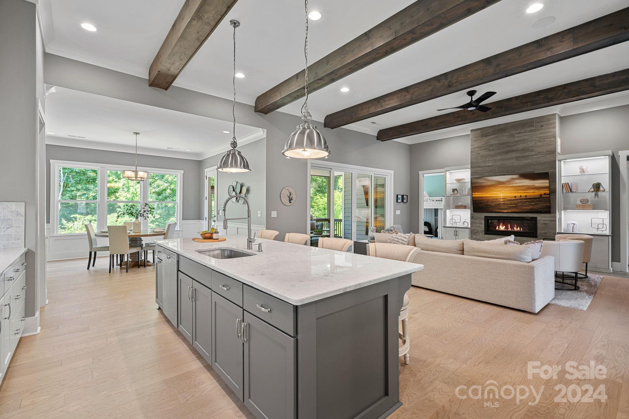 123 Farm Knoll Way